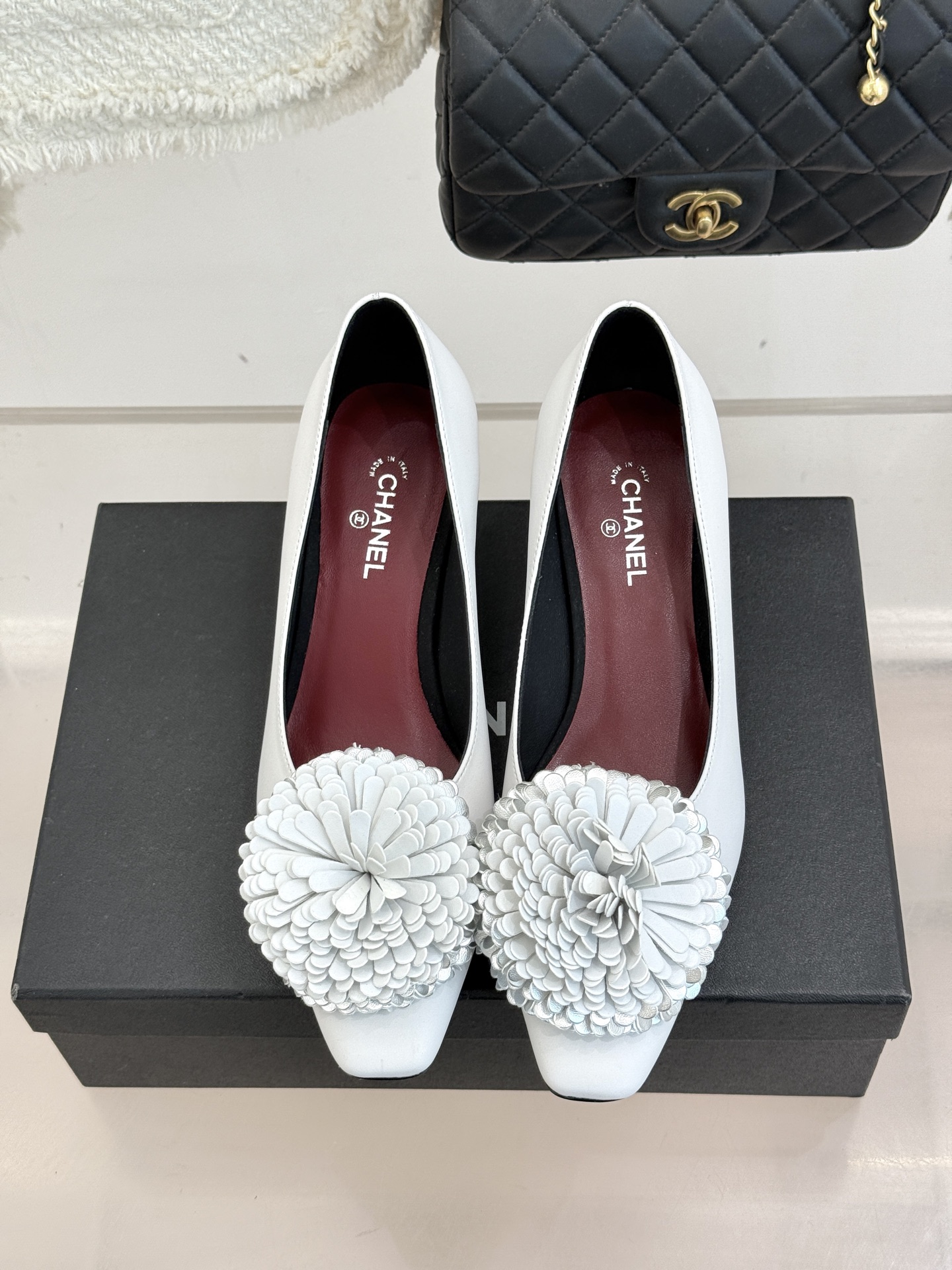 （⚠️我家花朵是真皮）CHANE*｜小香26X圣诞限定系列金银双生花朵高跟鞋粗跟单鞋当圣诞的铃音撞碎冬日