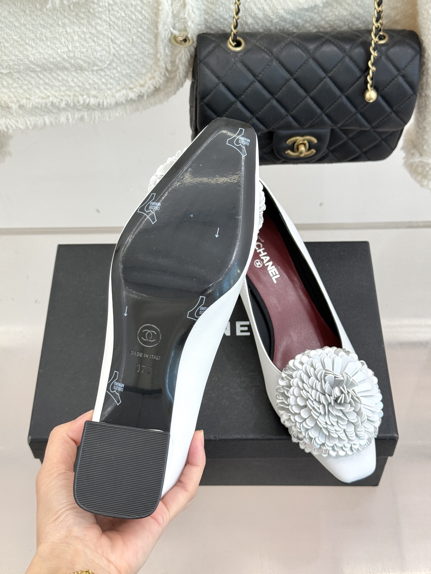 （⚠️我家花朵是真皮）CHANE*｜小香26X圣诞限定系列金银双生花朵高跟鞋粗跟单鞋当圣诞的铃音撞碎冬日