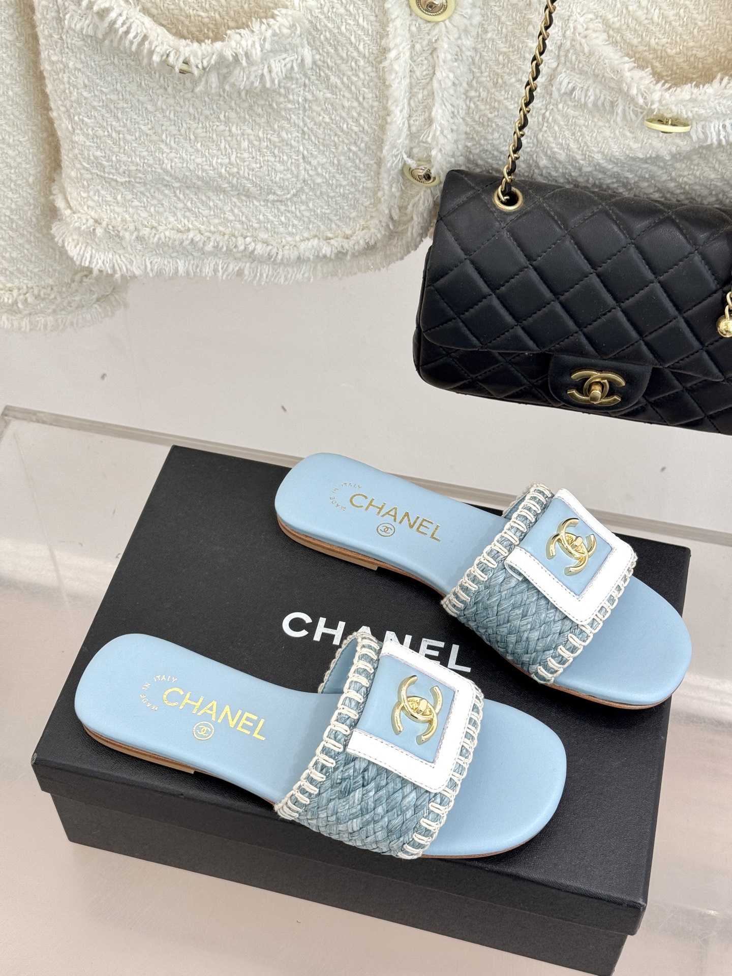 CHANE*｜小香经典编织双C翻盖拖鞋以手工编织美学诠释不费力的高级感。精选新疆长绒棉绳纯手工交织鞋面标