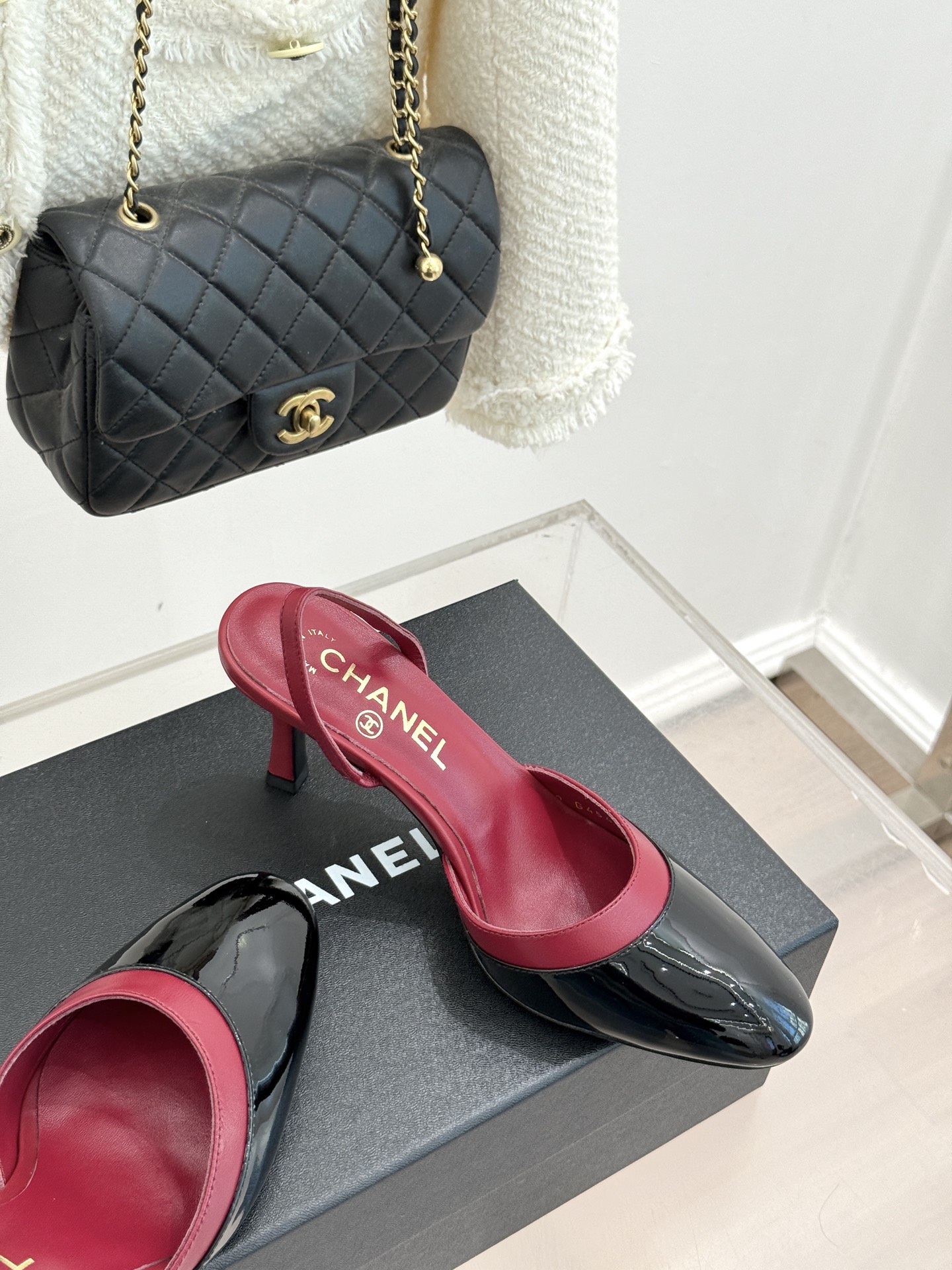 CHANE*｜小香26C新品后空高跟粗跟凉鞋当小香 26C的匠心邂逅夏日风情以露踝设计解锁法式优雅的进阶