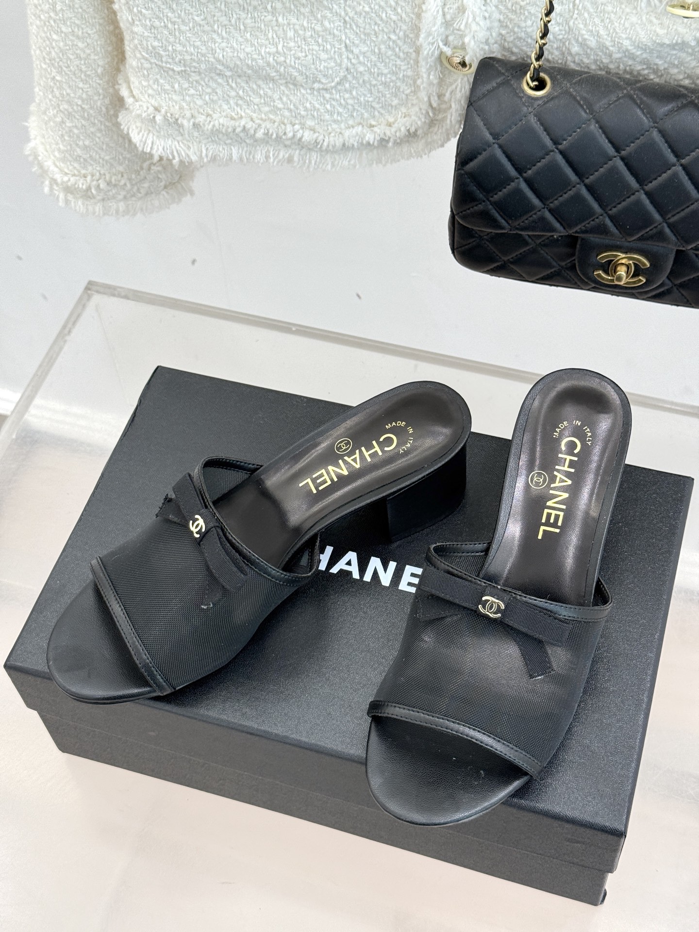 CHANE*｜小香26C新品网纱双C蝴蝶结拖鞋当小香经典符号邂逅26C夏日灵感这双拖鞋便成了奢雅与实穿的