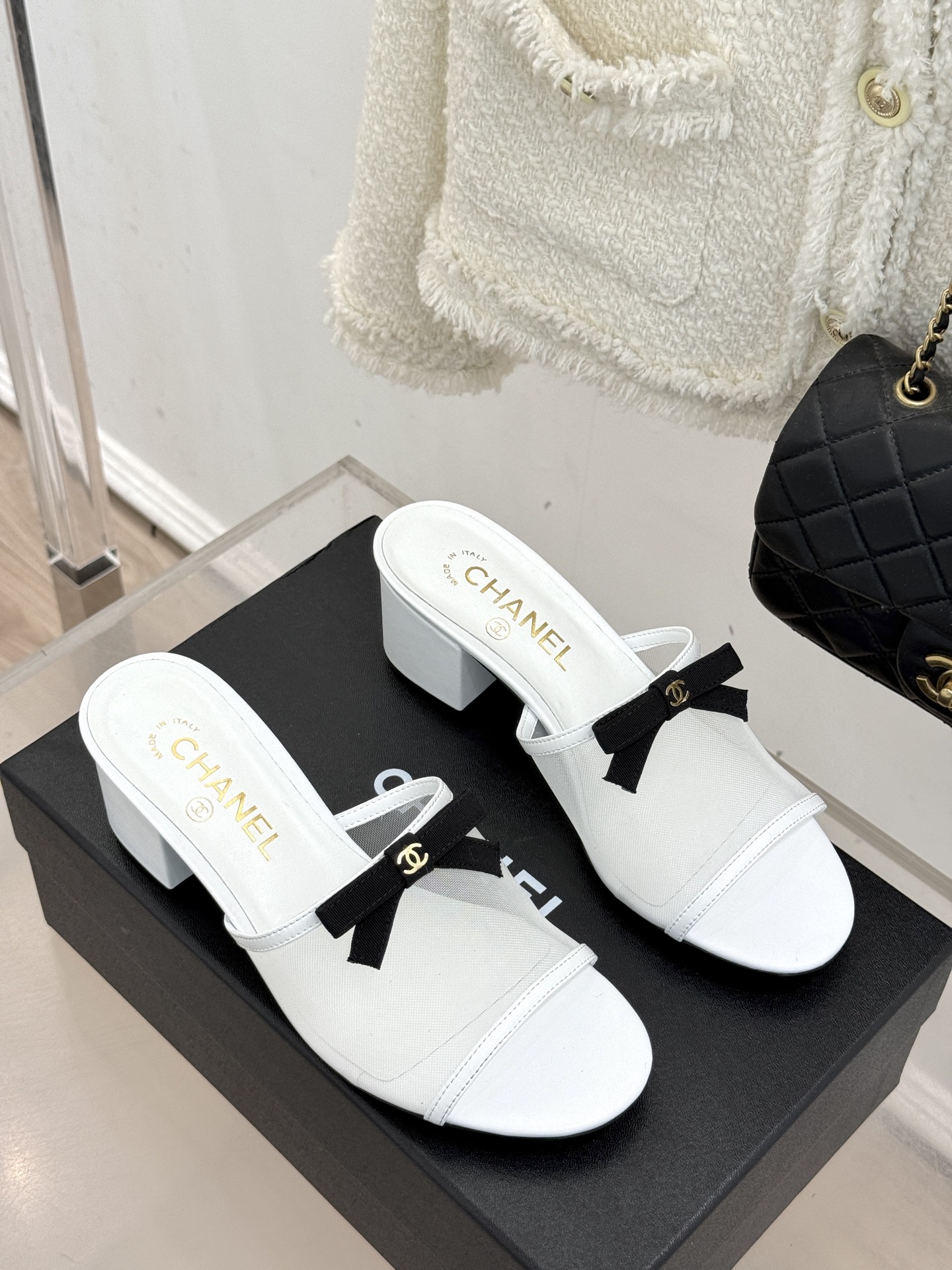 CHANE*｜小香26C新品网纱双C蝴蝶结拖鞋当小香经典符号邂逅26C夏日灵感这双拖鞋便成了奢雅与实穿的