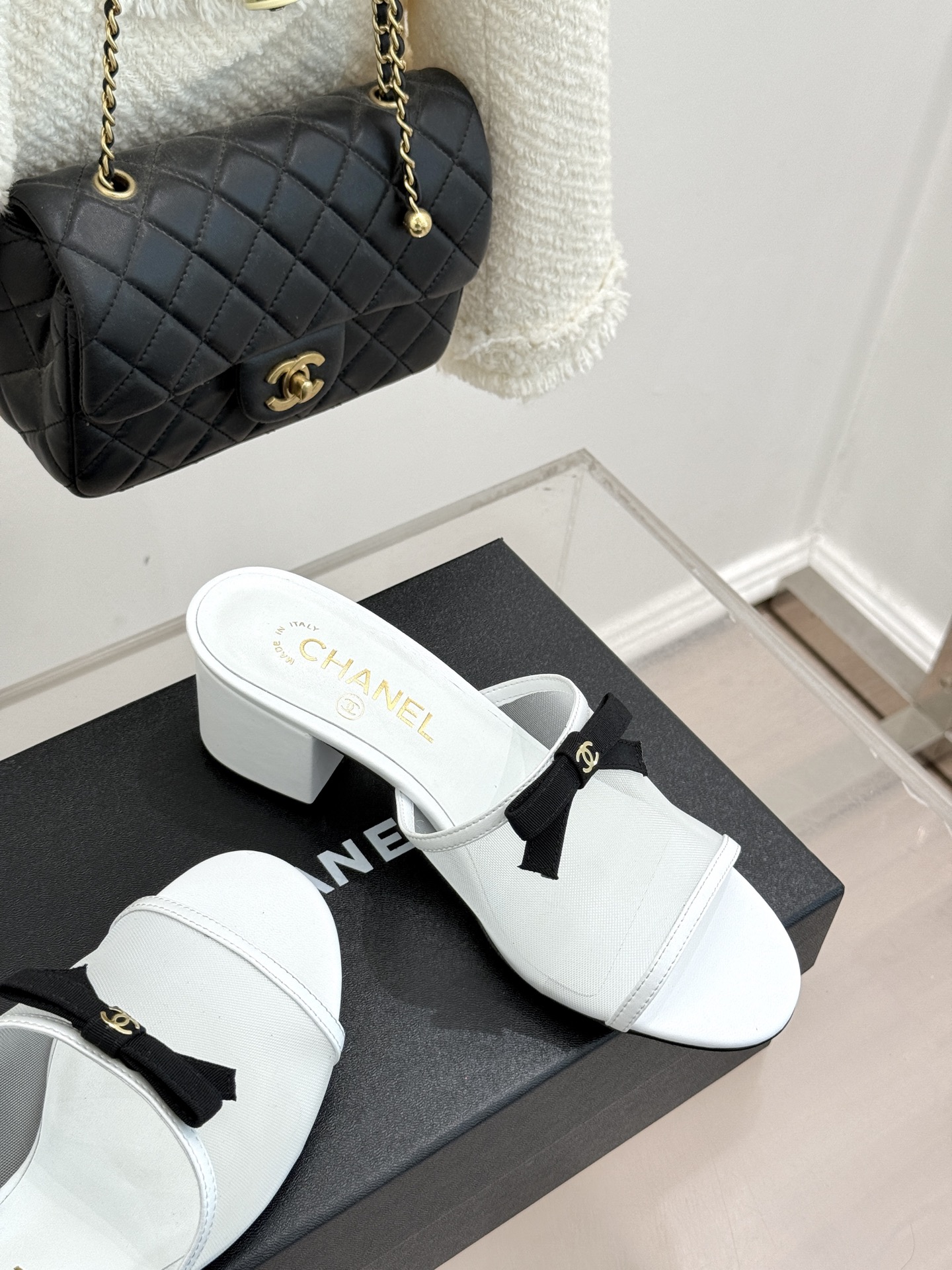 CHANE*｜小香26C新品网纱双C蝴蝶结拖鞋当小香经典符号邂逅26C夏日灵感这双拖鞋便成了奢雅与实穿的