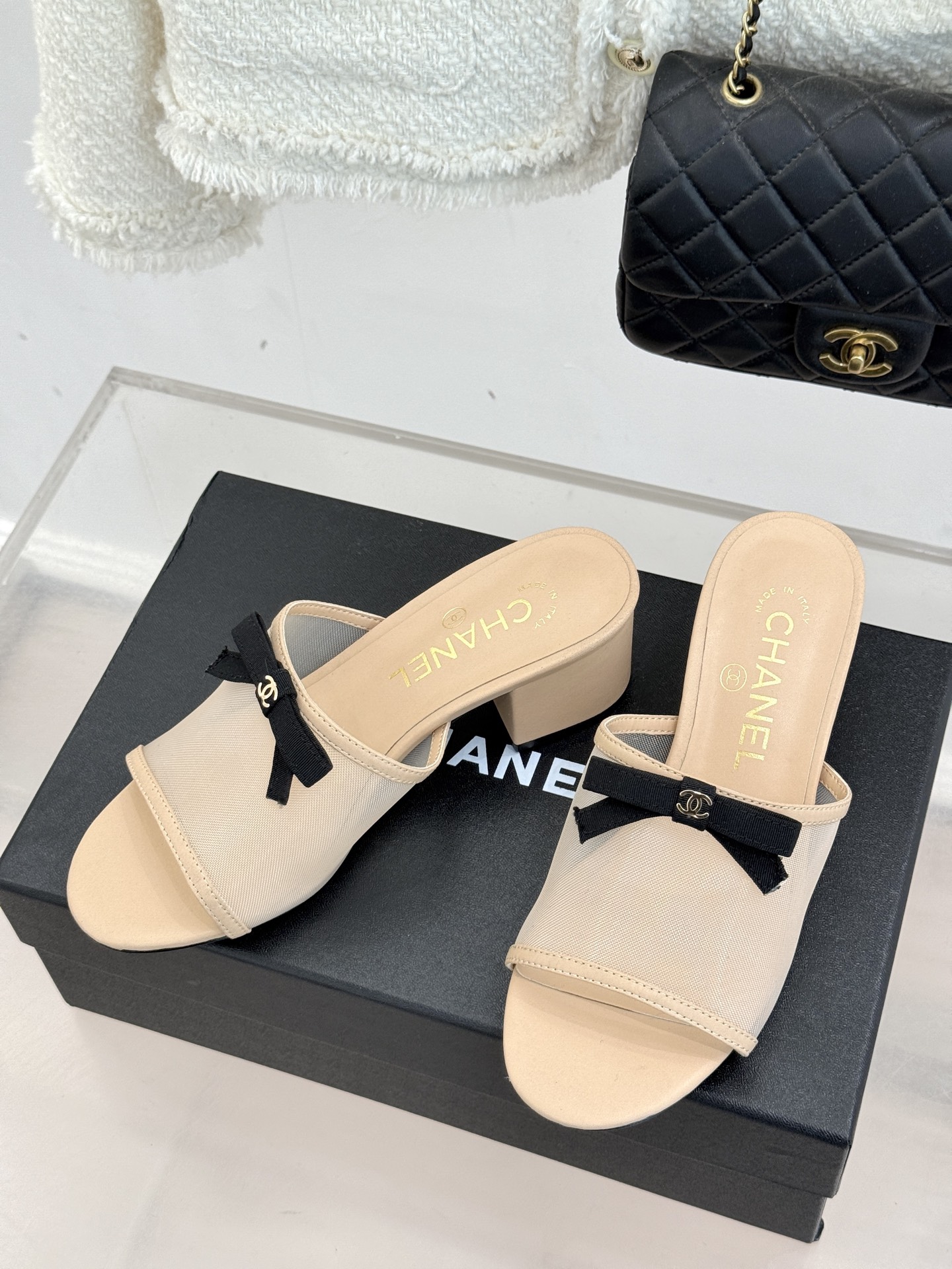 CHANE*｜小香26C新品网纱双C蝴蝶结拖鞋当小香经典符号邂逅26C夏日灵感这双拖鞋便成了奢雅与实穿的