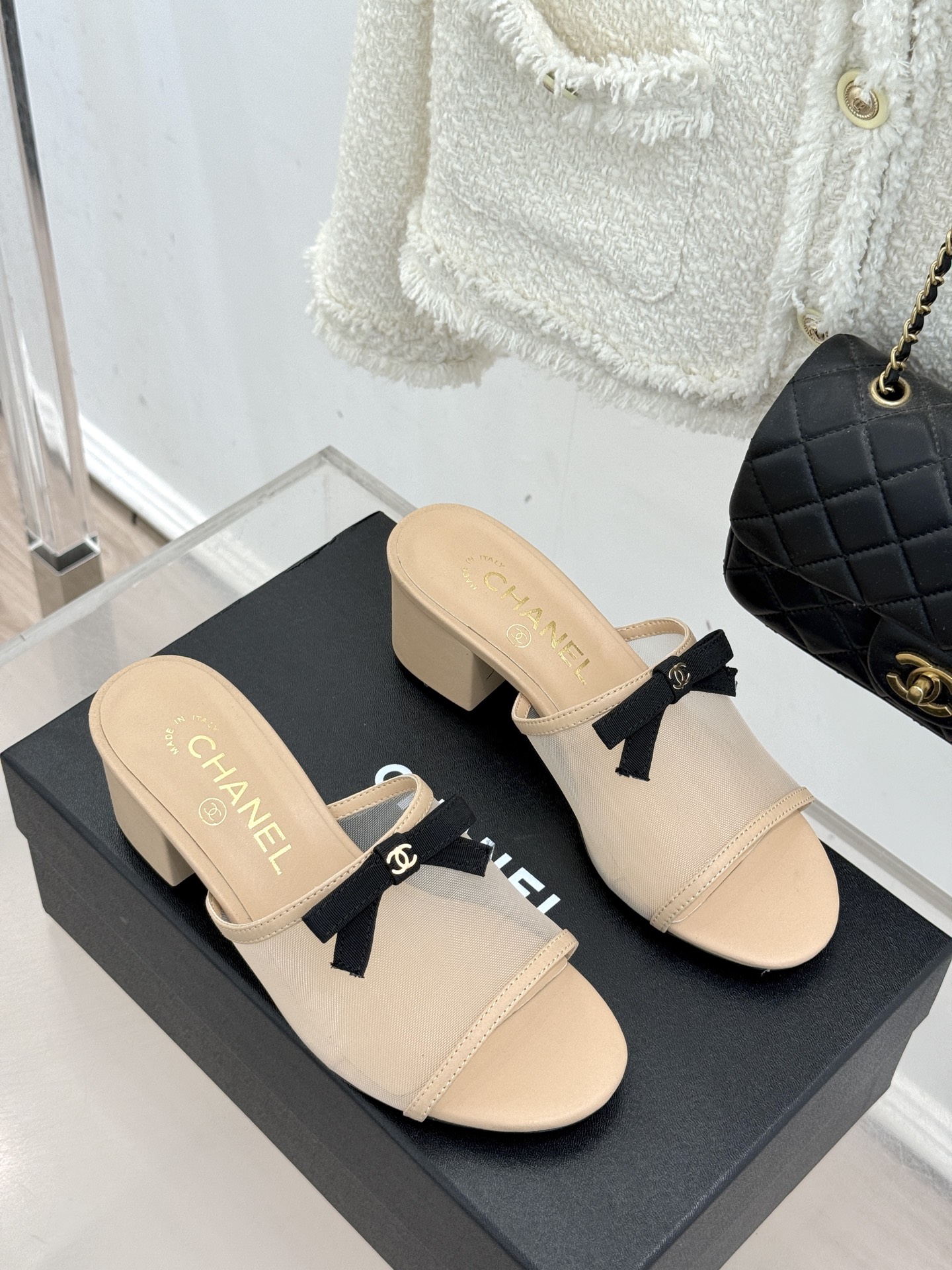 CHANE*｜小香26C新品网纱双C蝴蝶结拖鞋当小香经典符号邂逅26C夏日灵感这双拖鞋便成了奢雅与实穿的