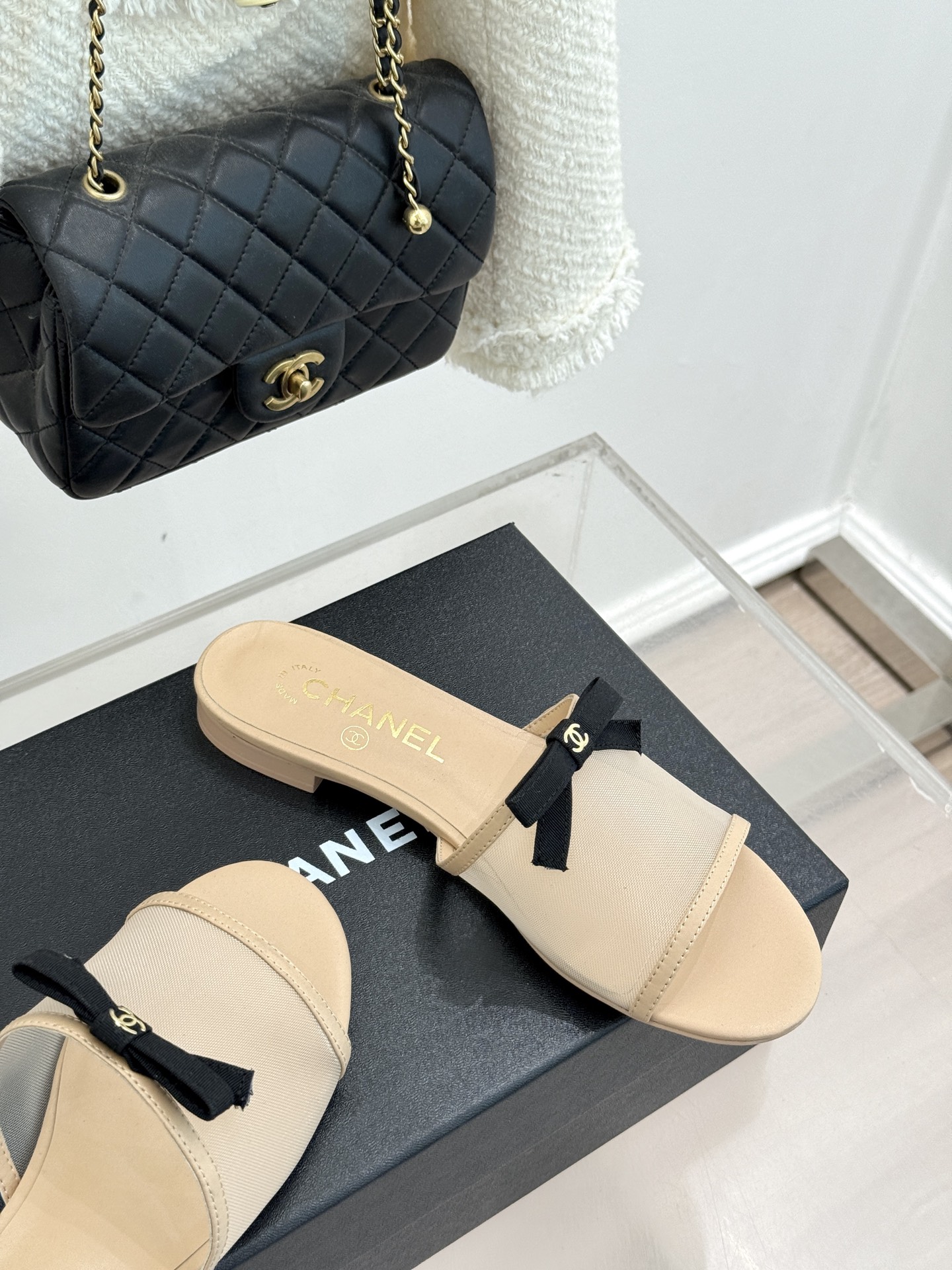 CHANE*｜小香26C新品网纱双C蝴蝶结拖鞋当小香经典符号邂逅26C夏日灵感这双拖鞋便成了奢雅与实穿的
