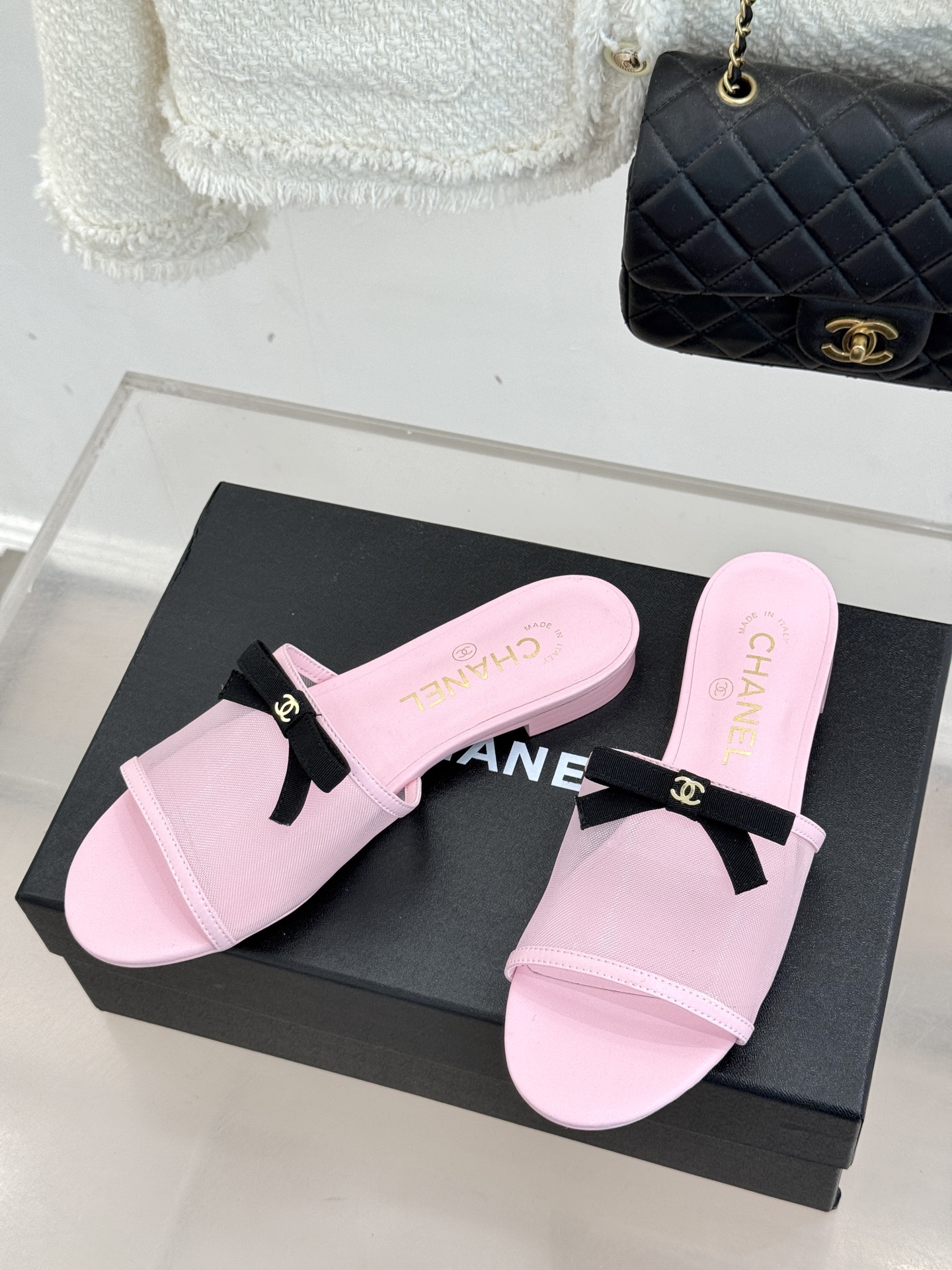 CHANE*｜小香26C新品网纱双C蝴蝶结拖鞋当小香经典符号邂逅26C夏日灵感这双拖鞋便成了奢雅与实穿的