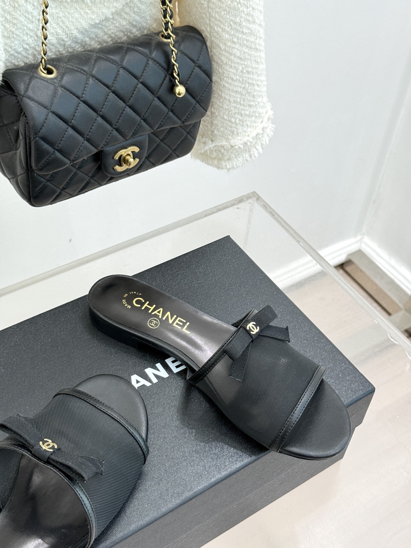 CHANE*｜小香26C新品网纱双C蝴蝶结拖鞋当小香经典符号邂逅26C夏日灵感这双拖鞋便成了奢雅与实穿的