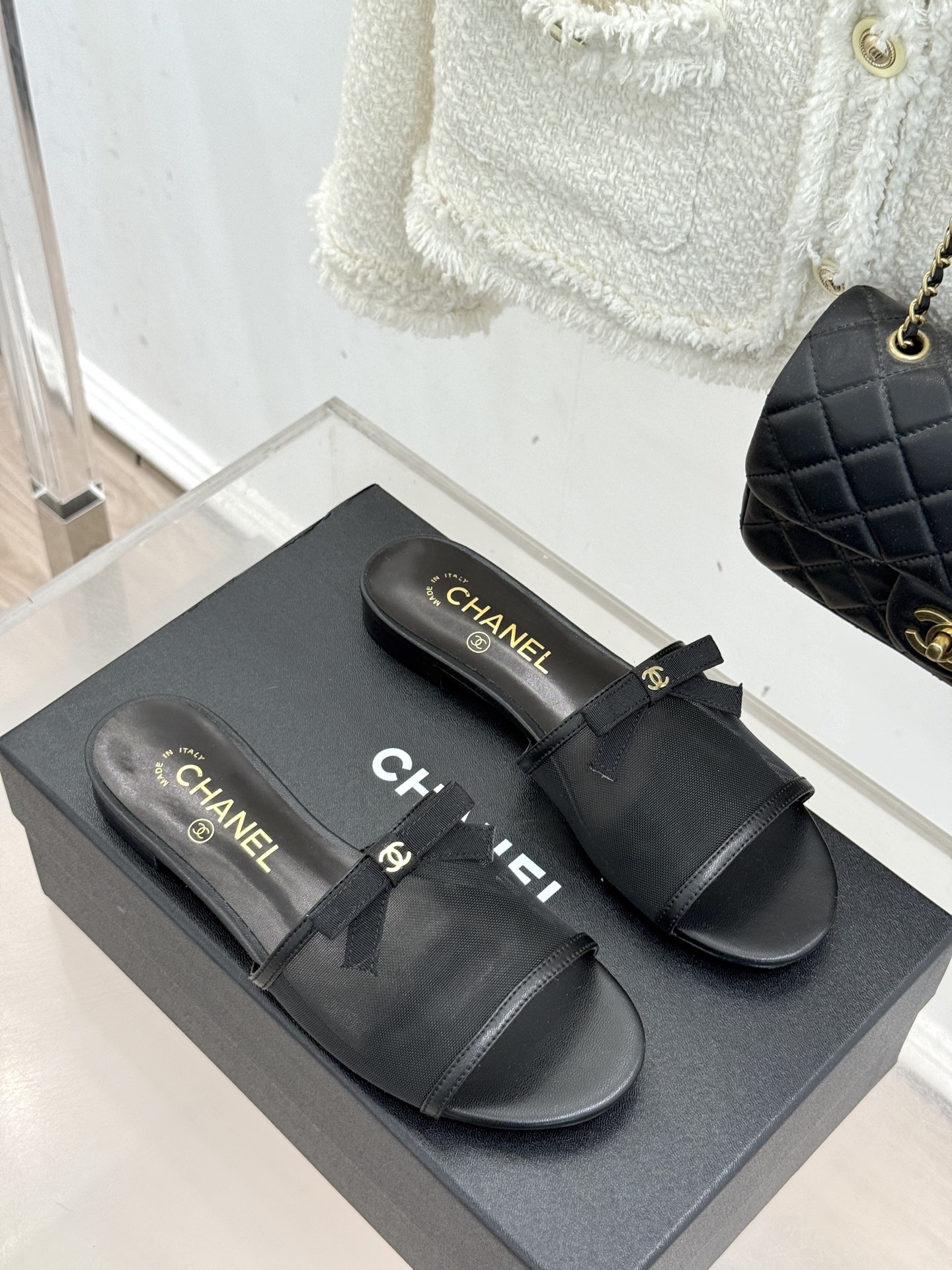 CHANE*｜小香26C新品网纱双C蝴蝶结拖鞋当小香经典符号邂逅26C夏日灵感这双拖鞋便成了奢雅与实穿的