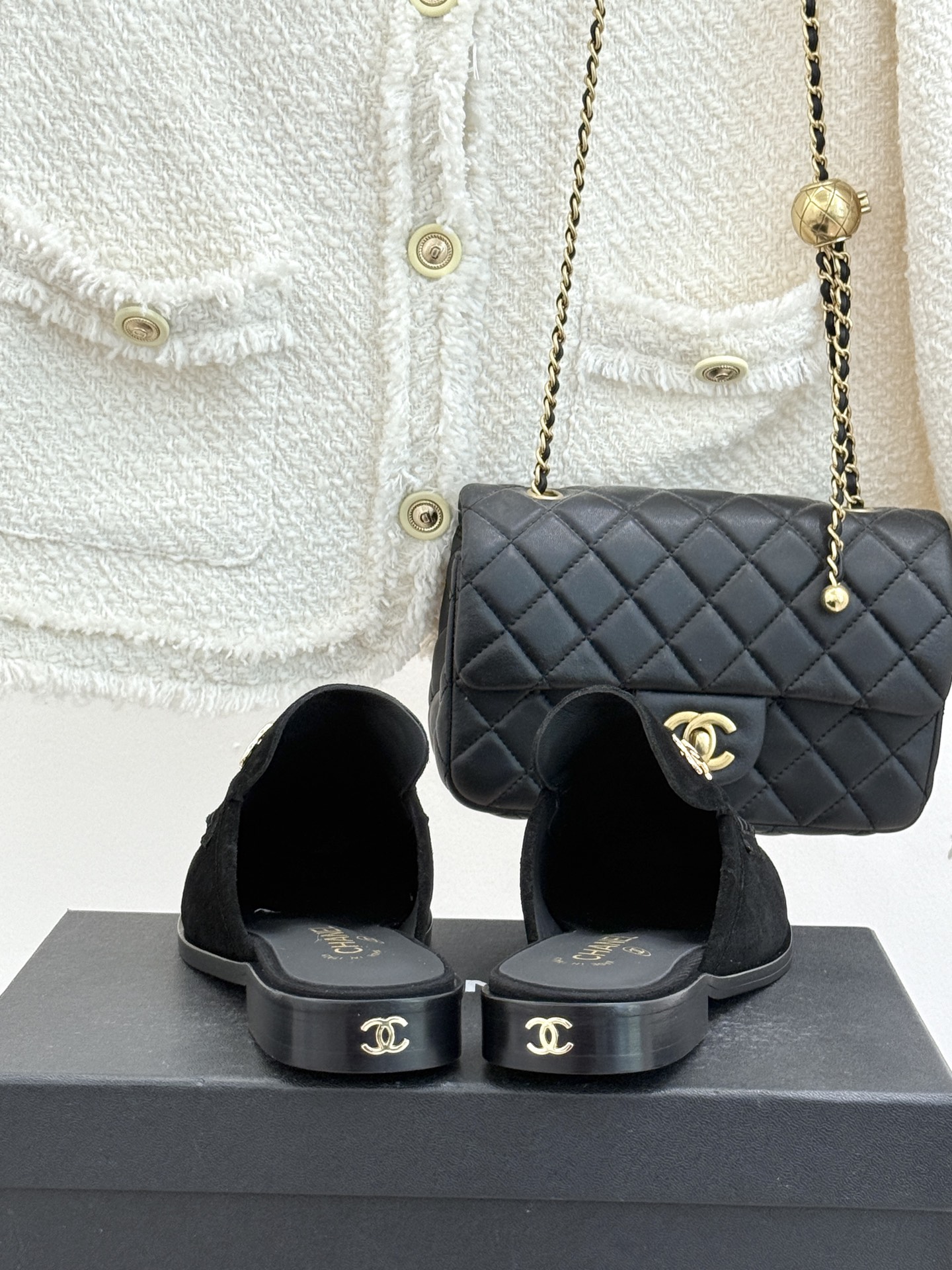 CHANE* ｜小香26C英伦风双C乐福凉鞋乐福鞋爱好者绝不能错过‼️这款气质上更中性帅气几分 双C 水