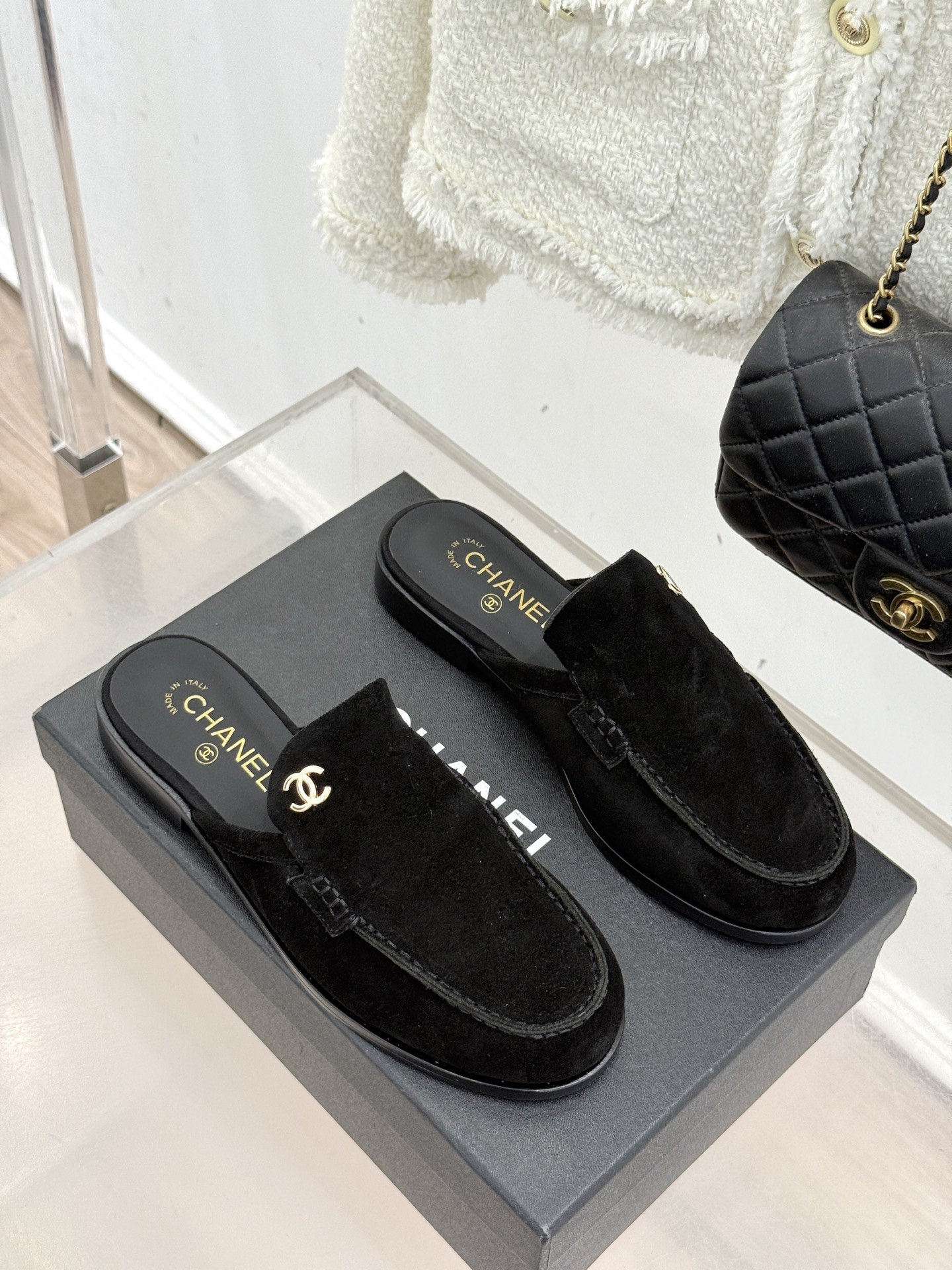 CHANE* ｜小香26C英伦风双C乐福凉鞋乐福鞋爱好者绝不能错过‼️这款气质上更中性帅气几分 双C 水