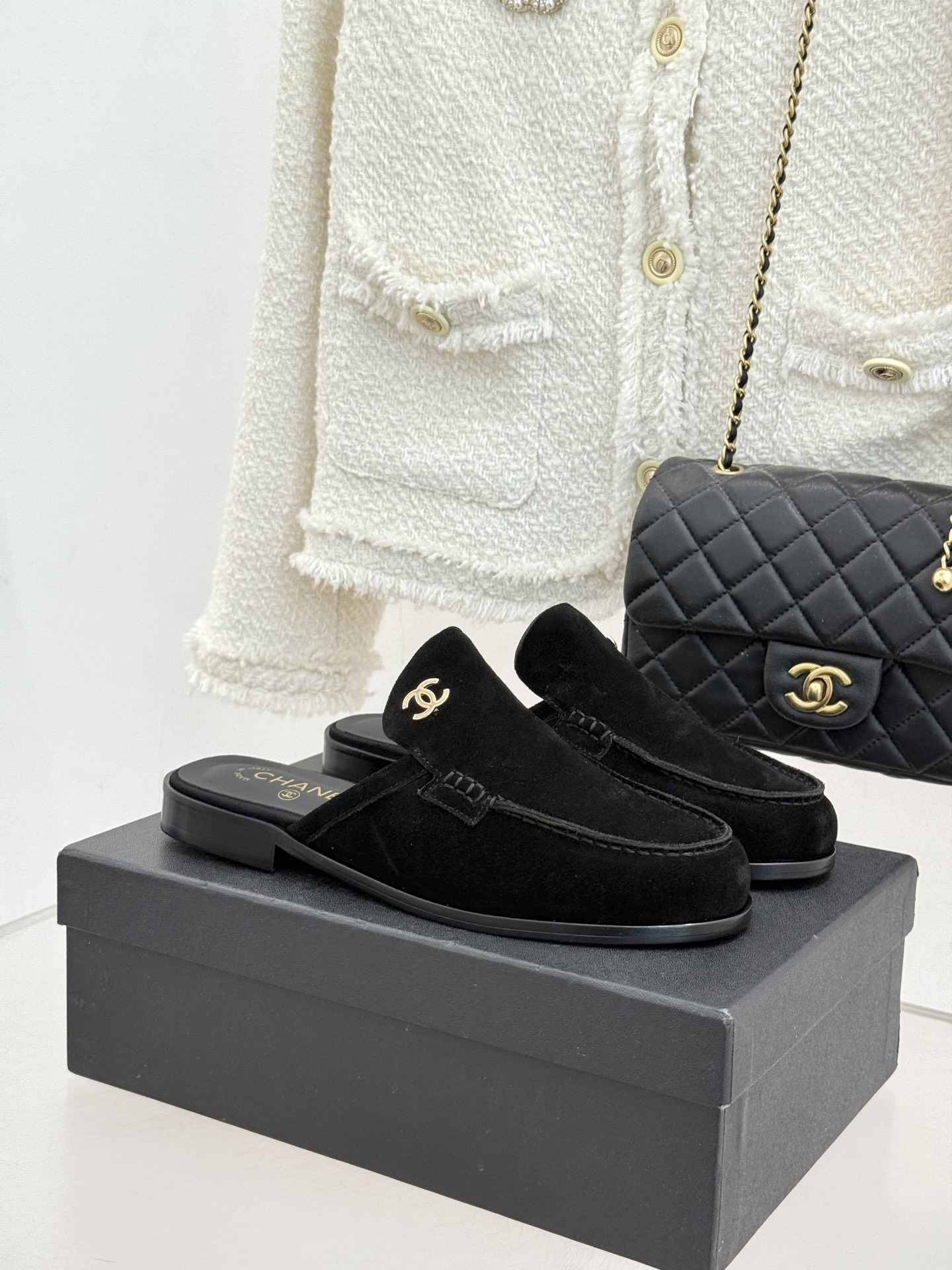 CHANE* ｜小香26C英伦风双C乐福凉鞋乐福鞋爱好者绝不能错过‼️这款气质上更中性帅气几分 双C 水