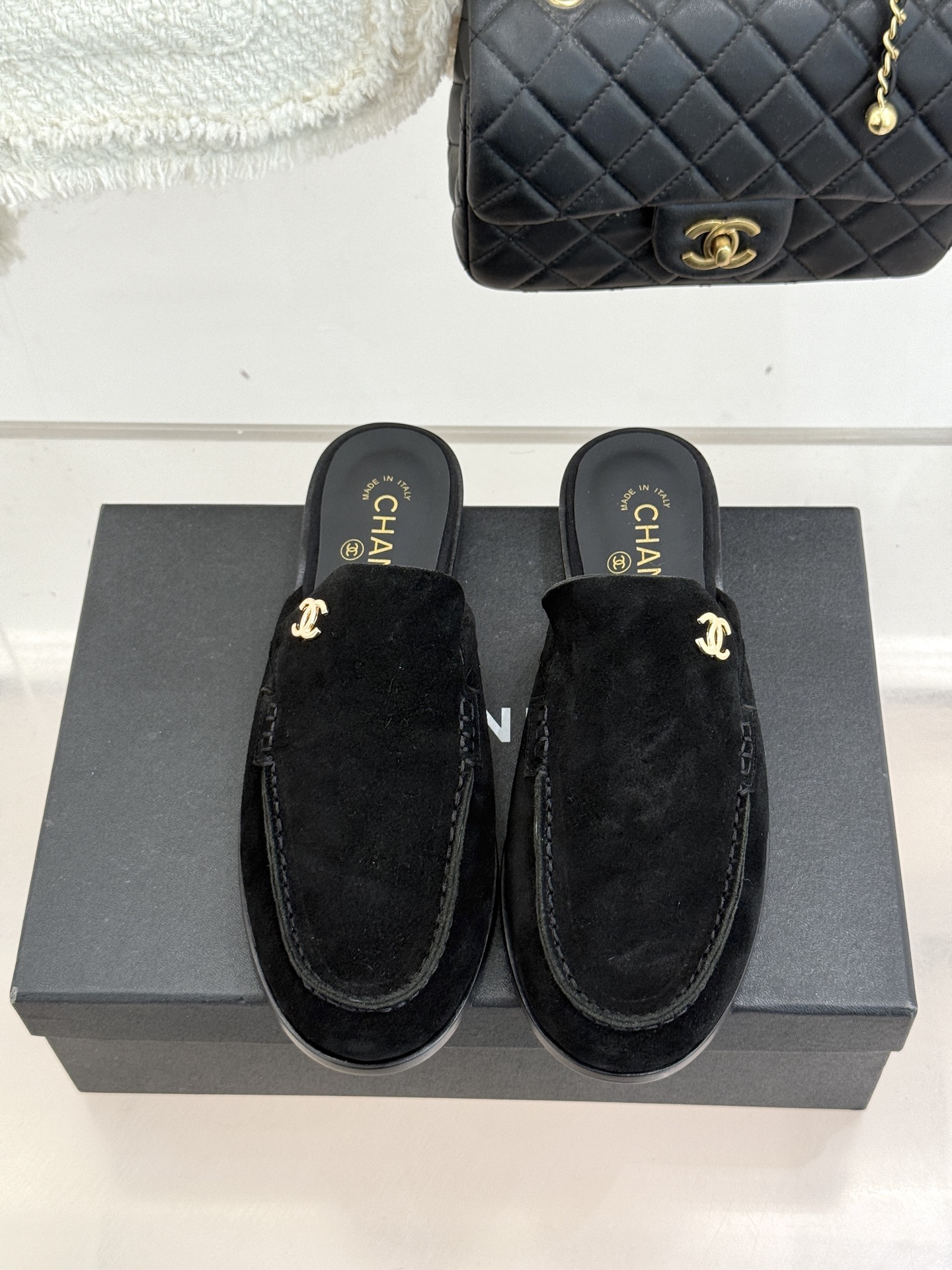 CHANE* ｜小香26C英伦风双C乐福凉鞋乐福鞋爱好者绝不能错过‼️这款气质上更中性帅气几分 双C 水