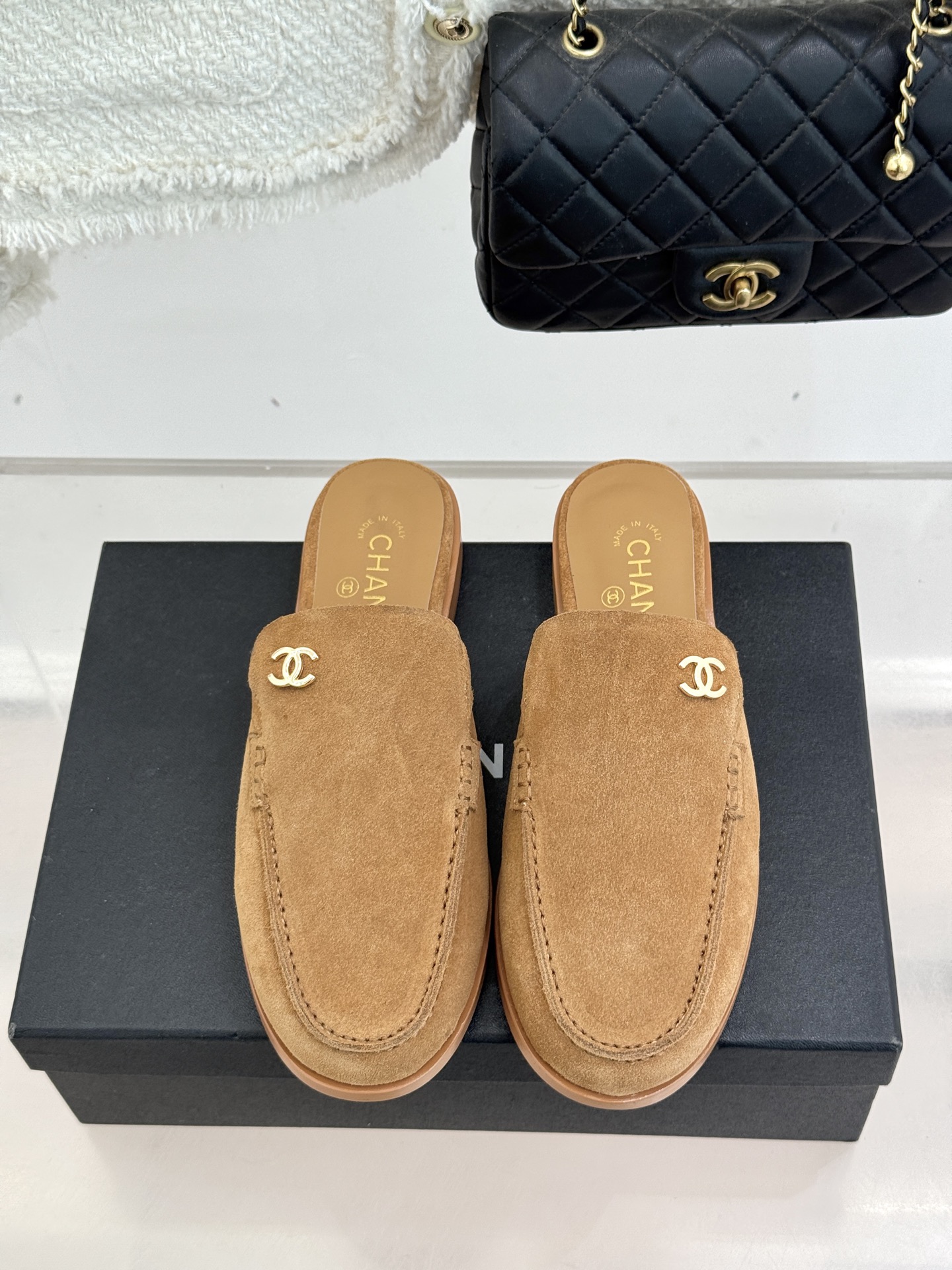 CHANE* ｜小香26C英伦风双C乐福凉鞋乐福鞋爱好者绝不能错过‼️这款气质上更中性帅气几分 双C 水