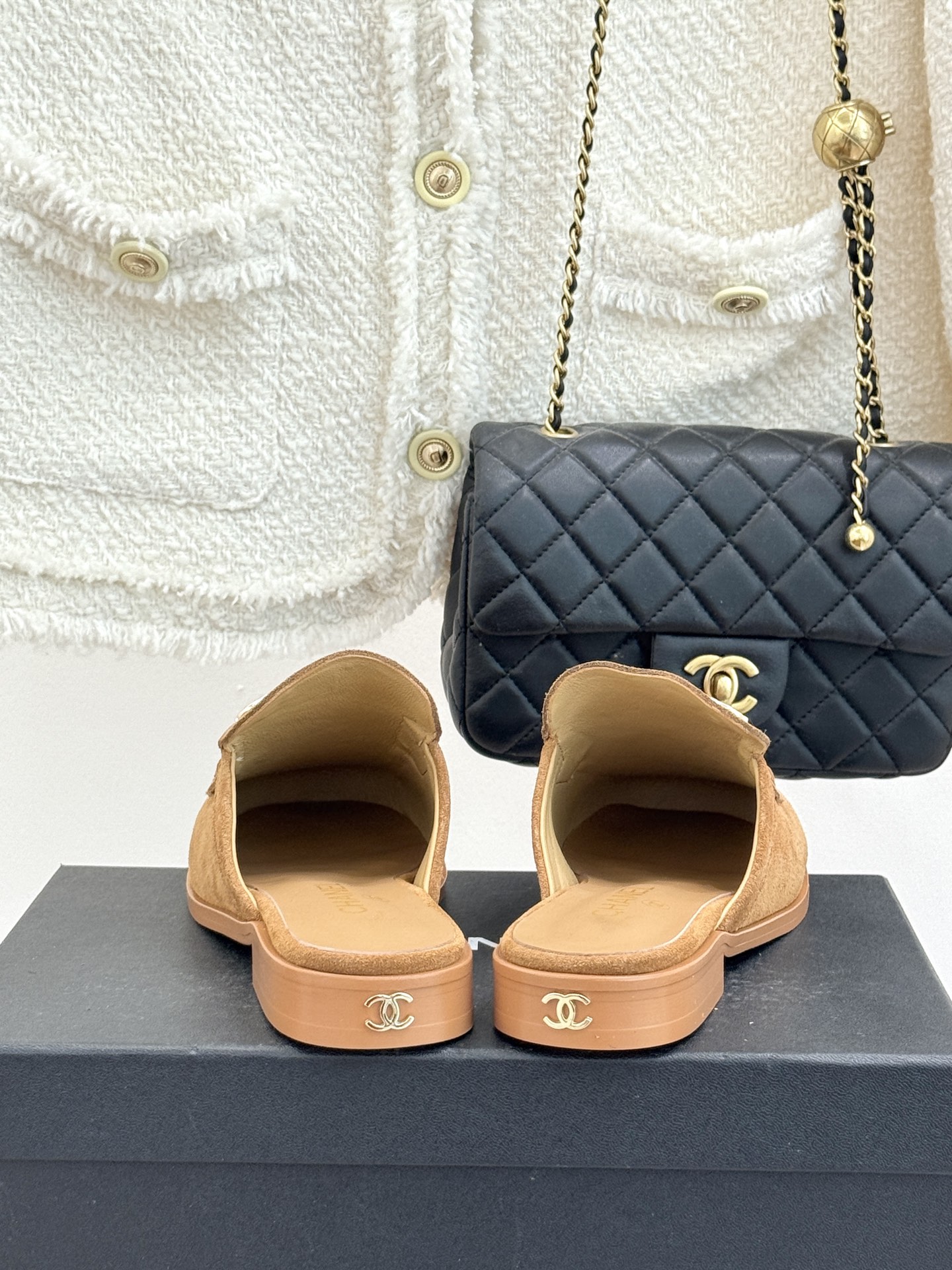 CHANE* ｜小香26C英伦风双C乐福凉鞋乐福鞋爱好者绝不能错过‼️这款气质上更中性帅气几分 双C 水