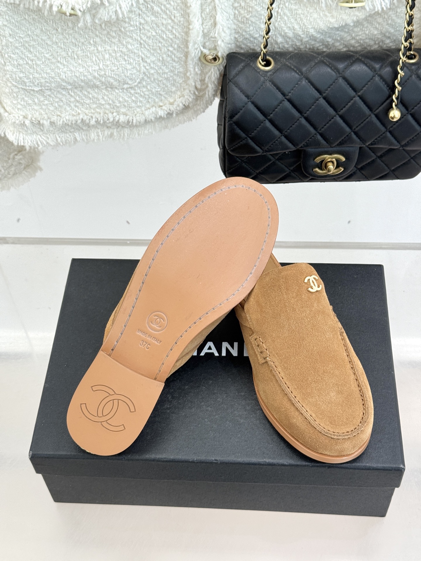 CHANE* ｜小香26C英伦风双C乐福凉鞋乐福鞋爱好者绝不能错过‼️这款气质上更中性帅气几分 双C 水