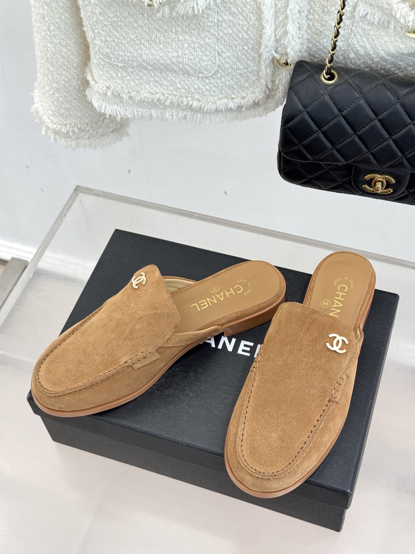 CHANE* ｜小香26C英伦风双C乐福凉鞋乐福鞋爱好者绝不能错过‼️这款气质上更中性帅气几分 双C 水