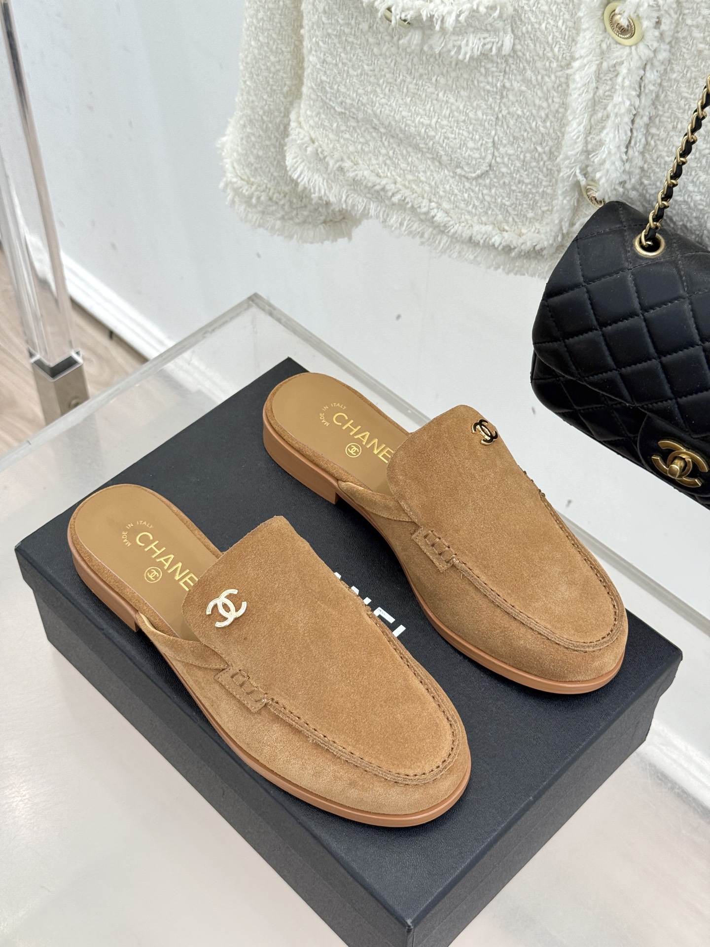 CHANE* ｜小香26C英伦风双C乐福凉鞋乐福鞋爱好者绝不能错过‼️这款气质上更中性帅气几分 双C 水