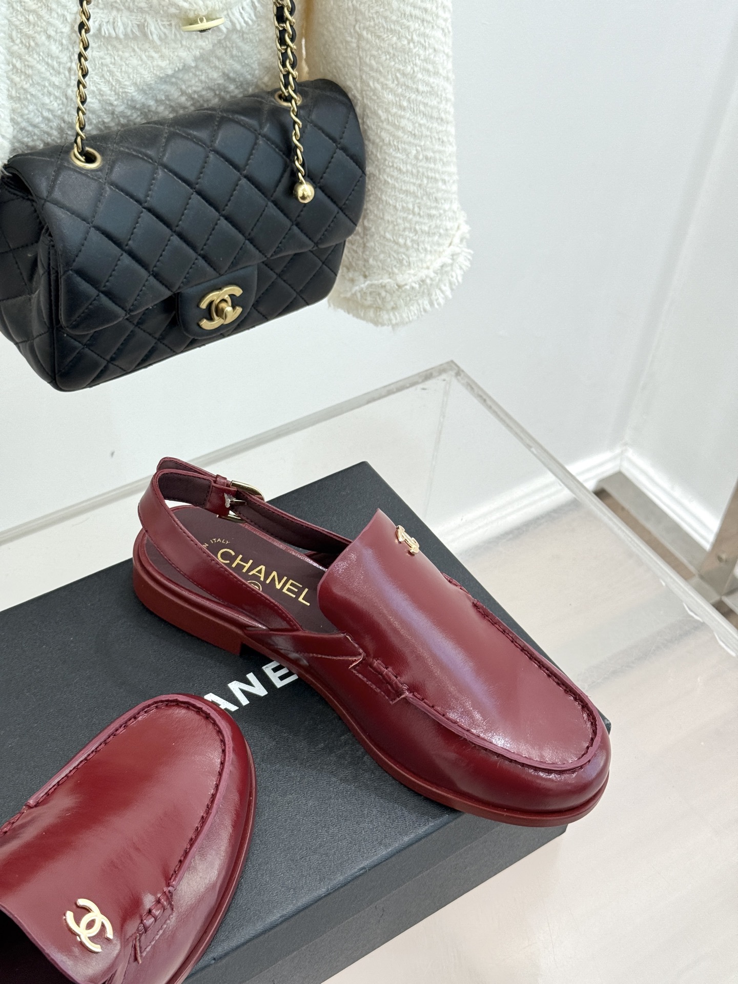 CHANE* ｜小香26C英伦风双C乐福凉鞋乐福鞋爱好者绝不能错过‼️这款气质上更中性帅气几分 双C 水