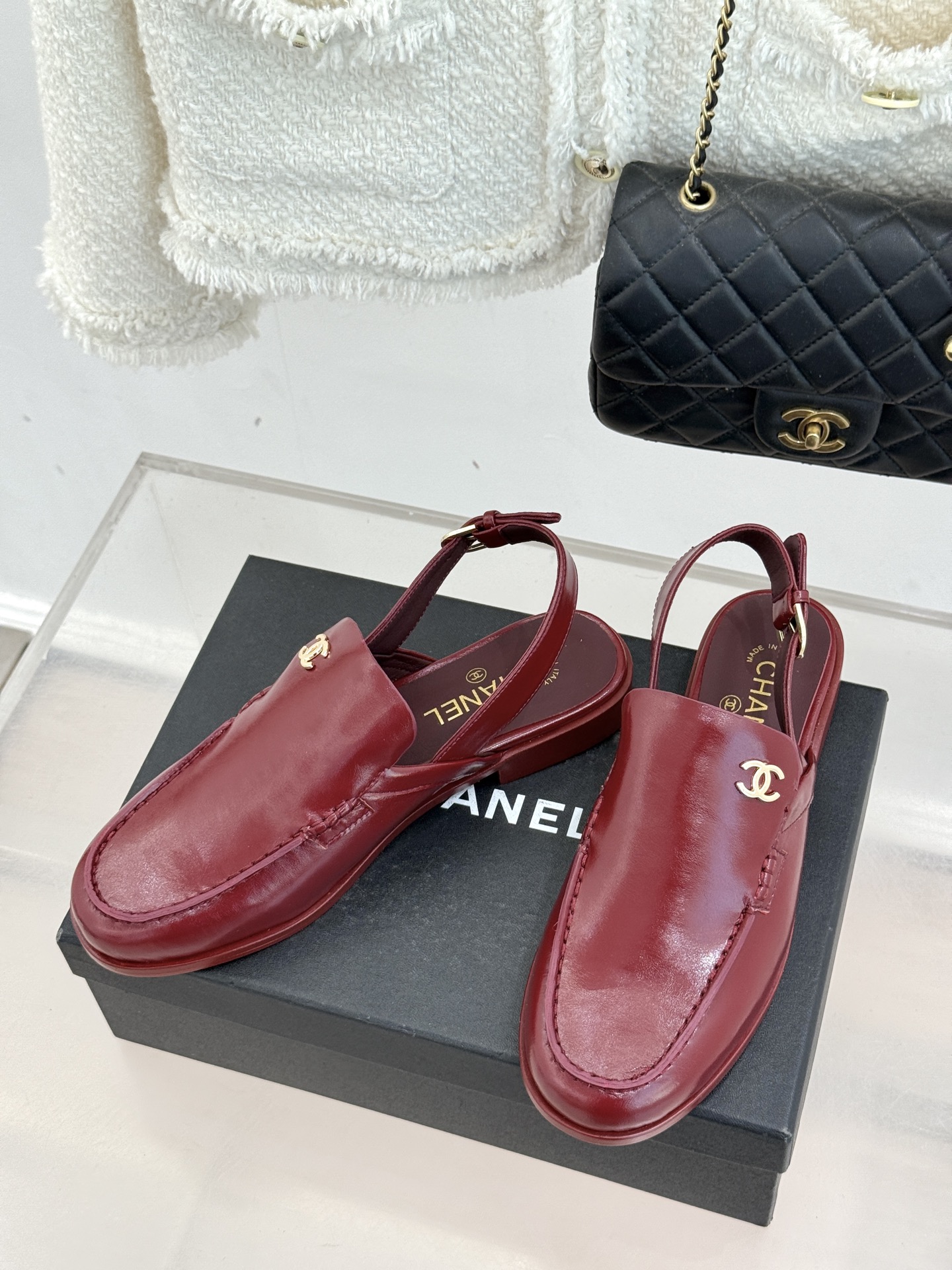 CHANE* ｜小香26C英伦风双C乐福凉鞋乐福鞋爱好者绝不能错过‼️这款气质上更中性帅气几分 双C 水