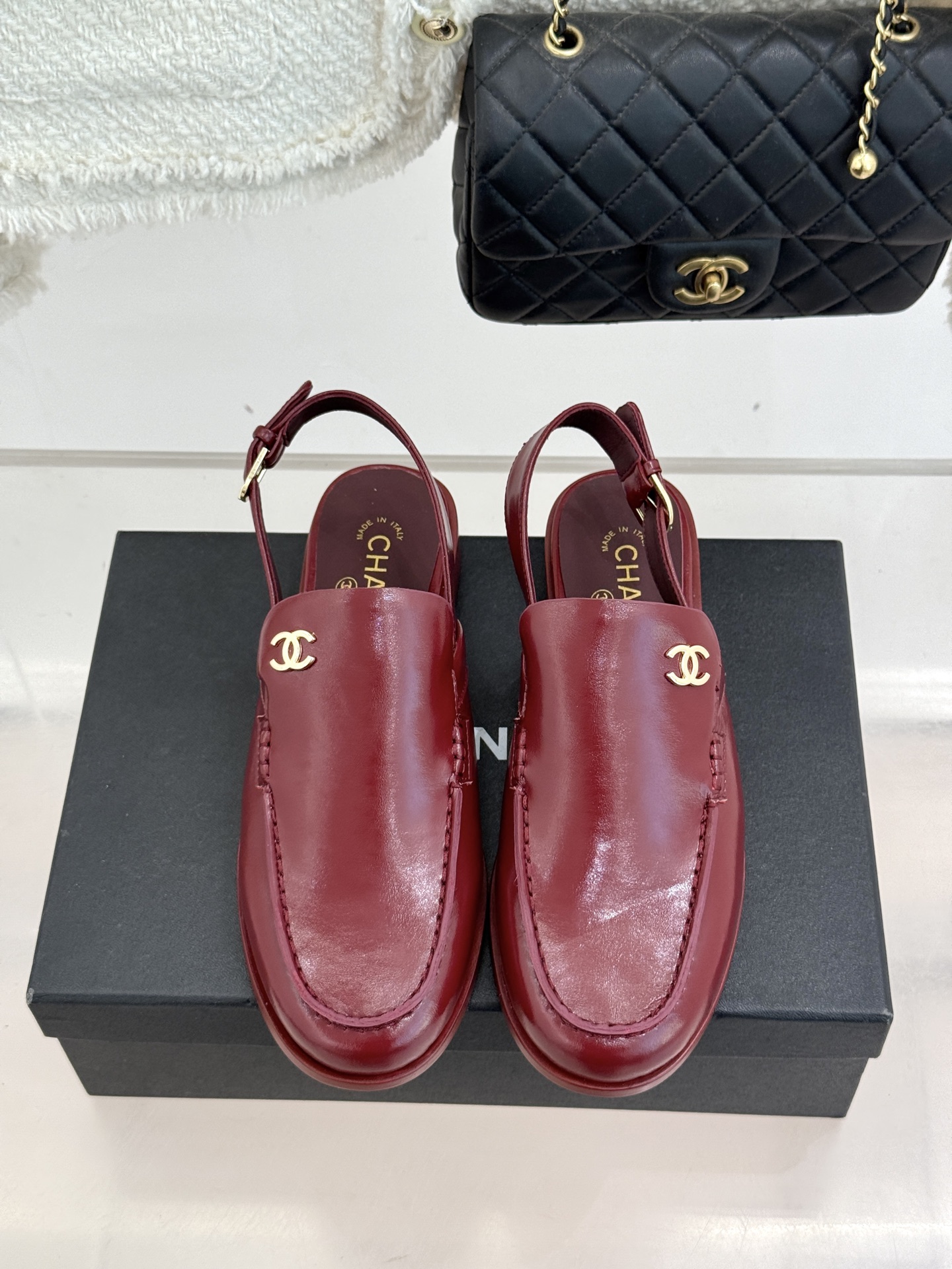 CHANE* ｜小香26C英伦风双C乐福凉鞋乐福鞋爱好者绝不能错过‼️这款气质上更中性帅气几分 双C 水