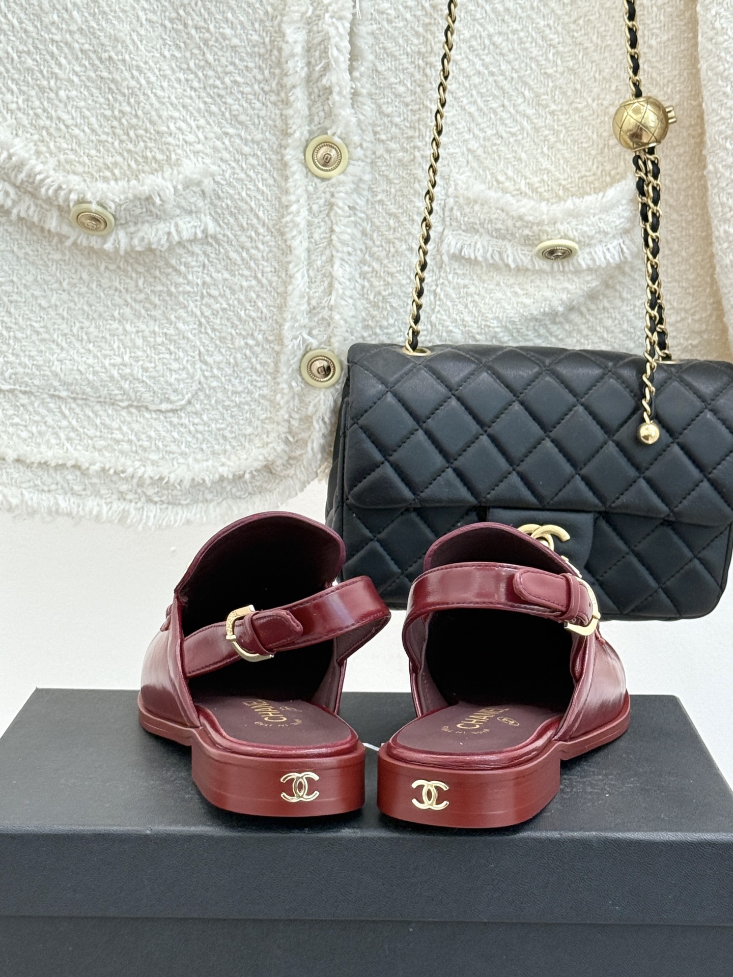 CHANE* ｜小香26C英伦风双C乐福凉鞋乐福鞋爱好者绝不能错过‼️这款气质上更中性帅气几分 双C 水