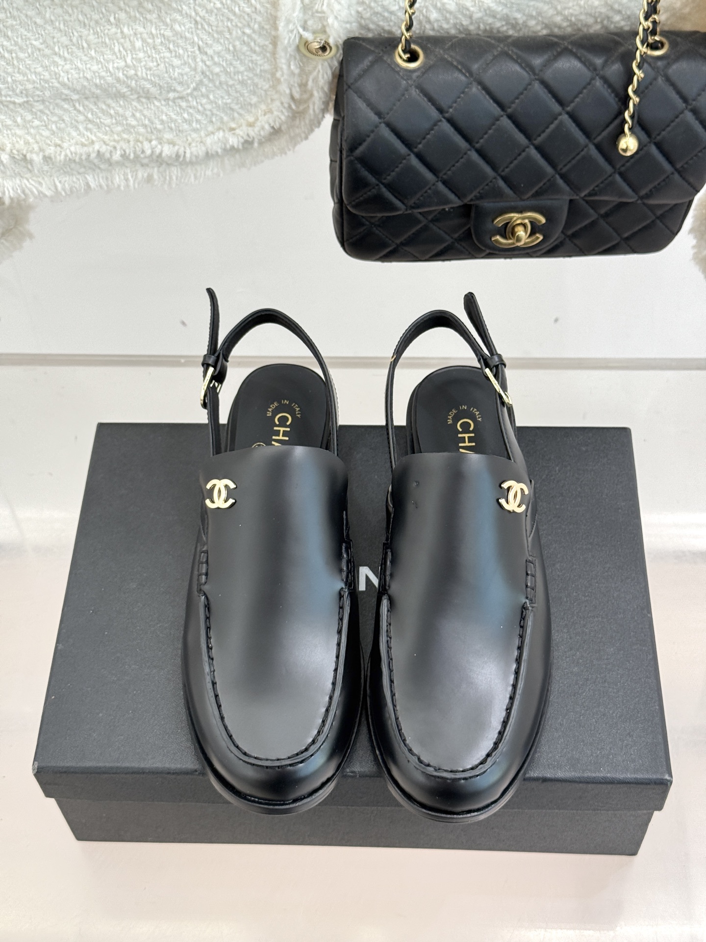 CHANE* ｜小香26C英伦风双C乐福凉鞋乐福鞋爱好者绝不能错过‼️这款气质上更中性帅气几分 双C 水