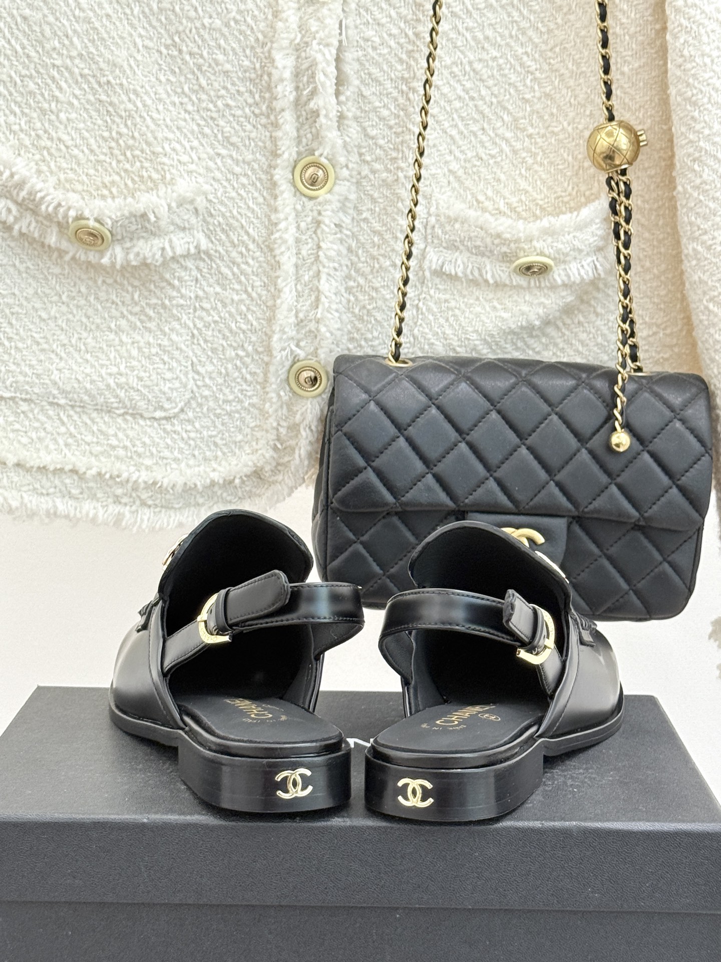 CHANE* ｜小香26C英伦风双C乐福凉鞋乐福鞋爱好者绝不能错过‼️这款气质上更中性帅气几分 双C 水