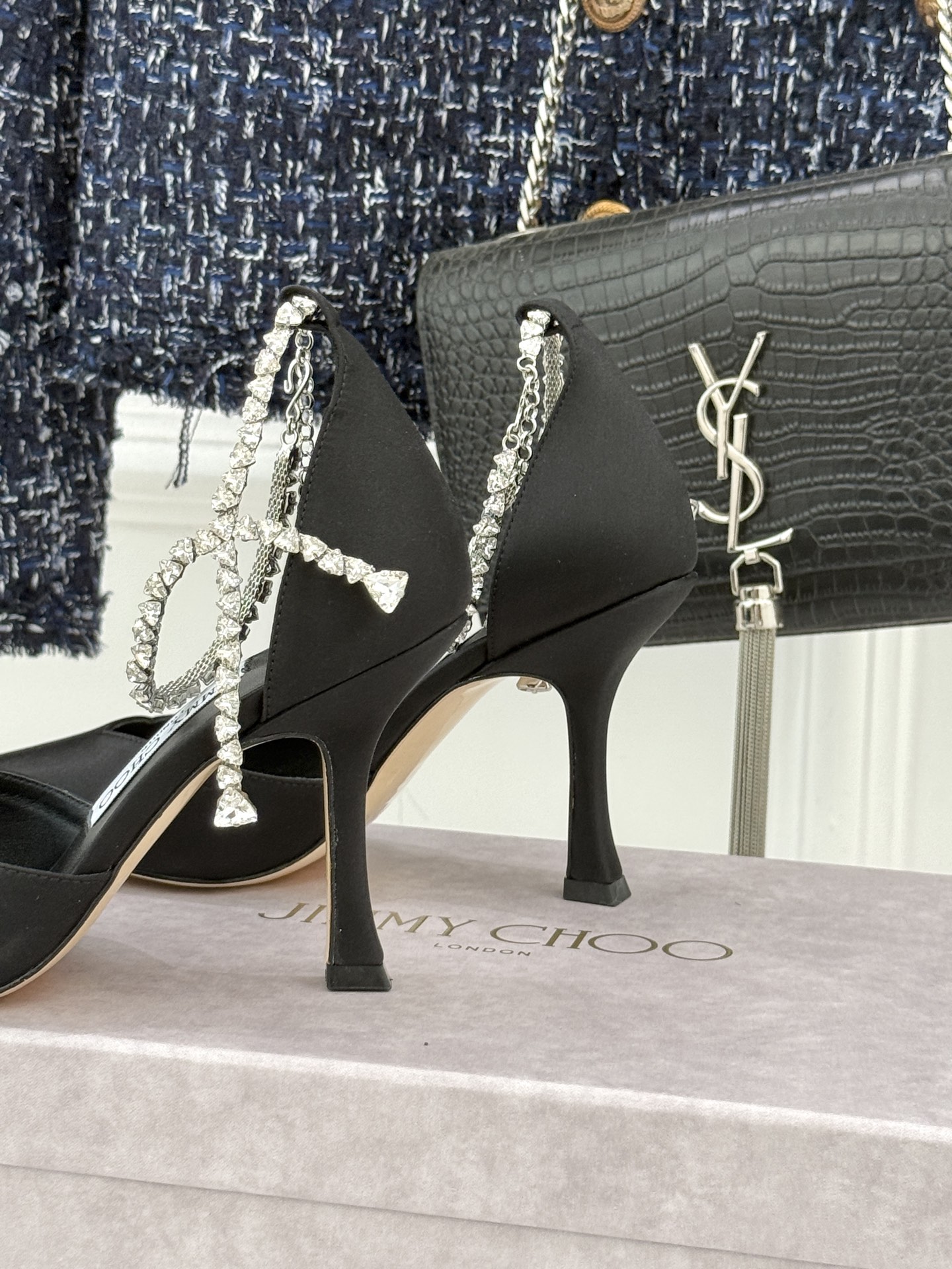 Jimmy Choo/吉米周经典水钻链条尖头真丝中空高跟凉鞋超绝的水钻链条 美到移不开视线水钻链条设计 