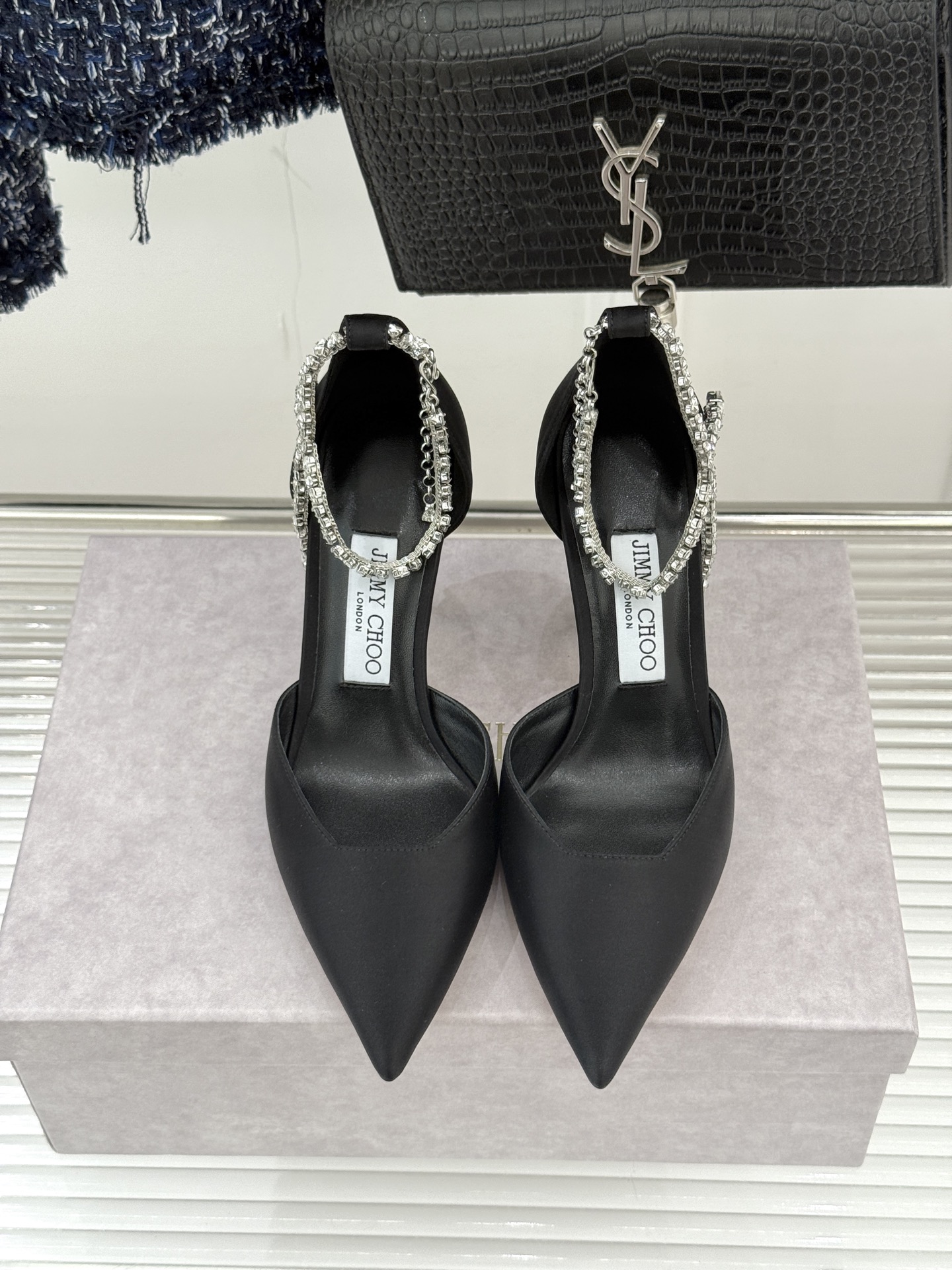 Jimmy Choo/吉米周经典水钻链条尖头真丝中空高跟凉鞋超绝的水钻链条 美到移不开视线水钻链条设计 