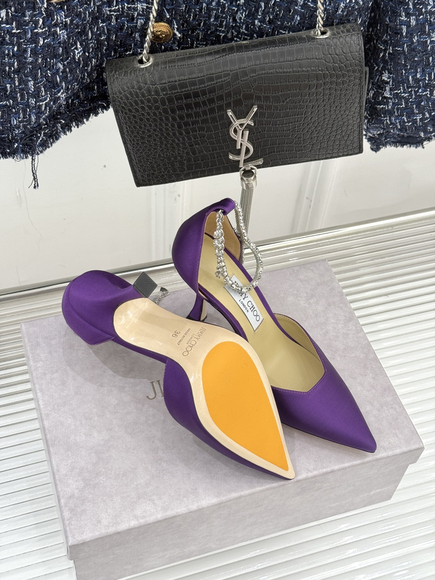 Jimmy Choo/吉米周经典水钻链条尖头真丝中空高跟凉鞋超绝的水钻链条 美到移不开视线水钻链条设计 