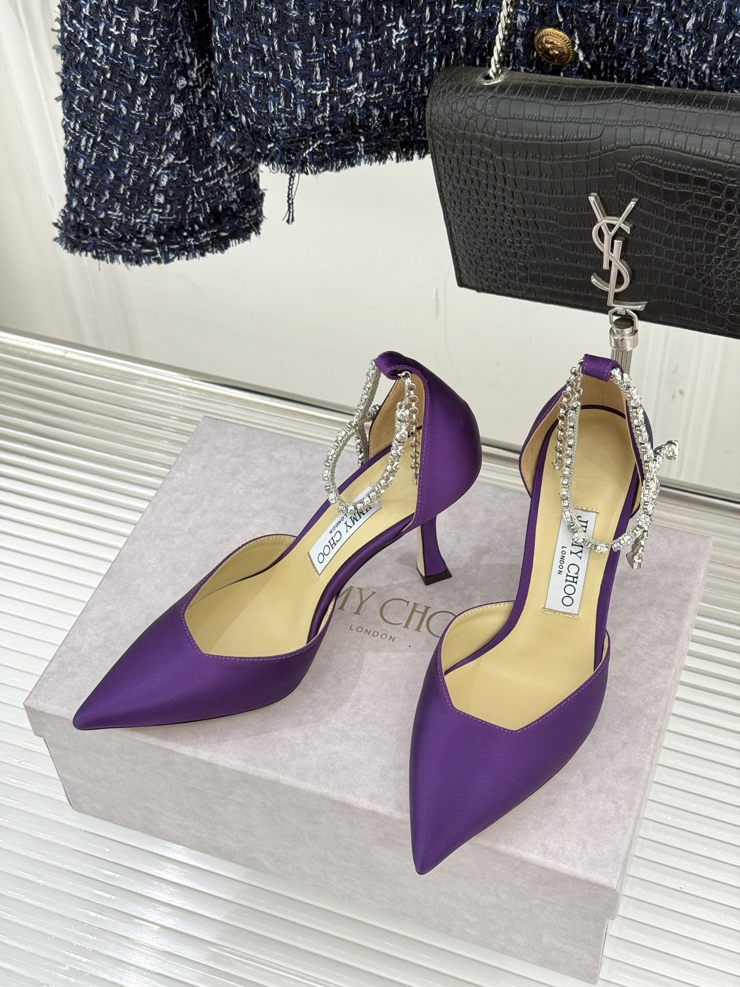 Jimmy Choo/吉米周经典水钻链条尖头真丝中空高跟凉鞋超绝的水钻链条 美到移不开视线水钻链条设计 