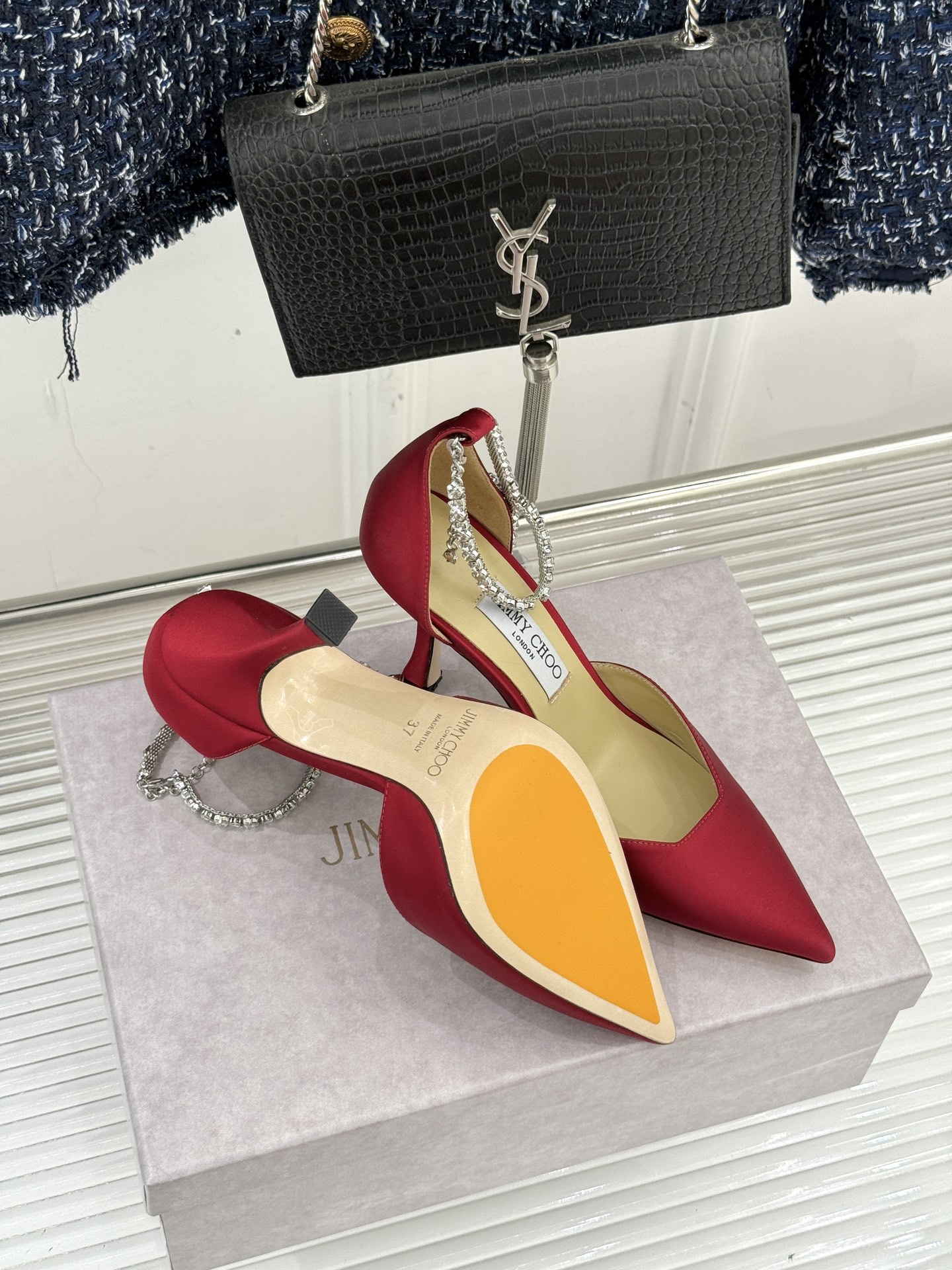 Jimmy Choo/吉米周经典水钻链条尖头真丝中空高跟凉鞋超绝的水钻链条 美到移不开视线水钻链条设计 