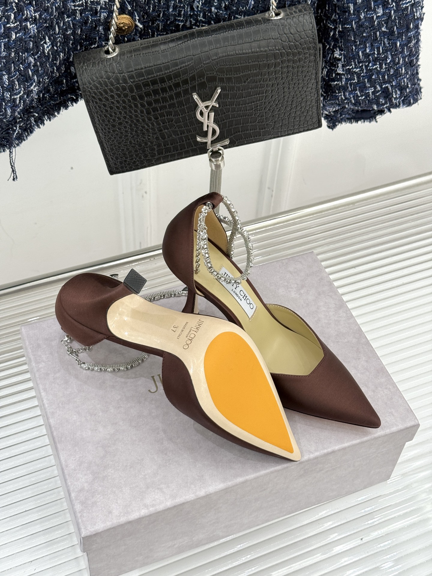 Jimmy Choo/吉米周经典水钻链条尖头真丝中空高跟凉鞋超绝的水钻链条 美到移不开视线水钻链条设计 