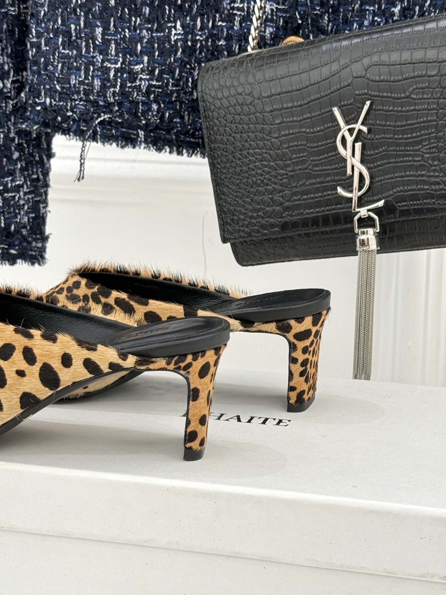 Khaite26WF早春新品极简包头穆勒高跟半拖鞋以极简笔触调和优雅与锋芒包头护趾藏温柔 利落高跟提气场