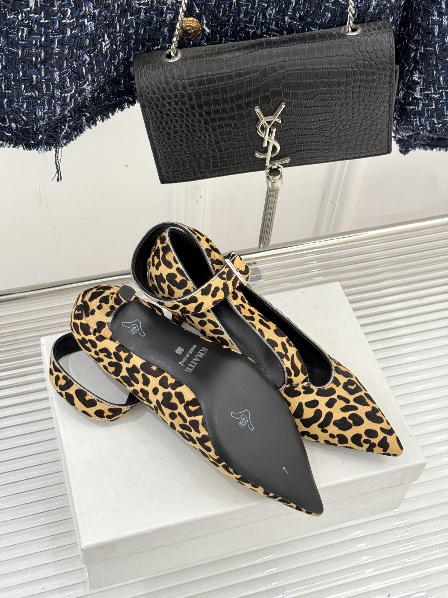 Khaite26WF新品马毛尖头猫跟单鞋以美式极简勾勒矜贵锋芒天然马毛自带细腻绒光利落尖头拉长腿部线条黄