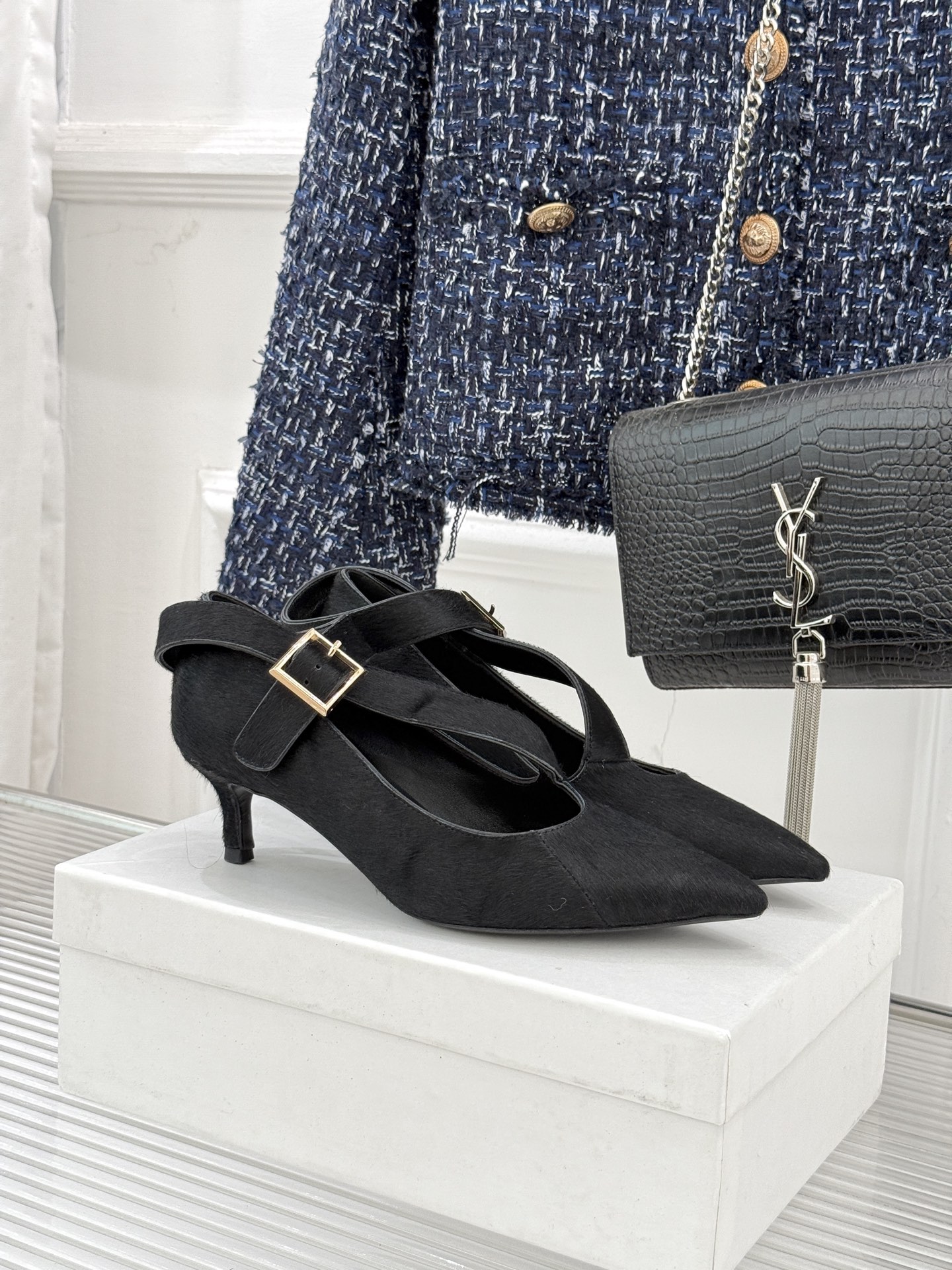 Khaite26WF新品马毛尖头猫跟单鞋以美式极简勾勒矜贵锋芒天然马毛自带细腻绒光利落尖头拉长腿部线条黄