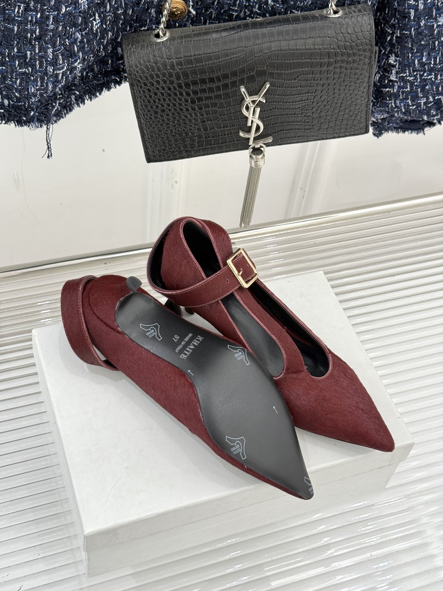 Khaite26WF新品马毛尖头猫跟单鞋以美式极简勾勒矜贵锋芒天然马毛自带细腻绒光利落尖头拉长腿部线条黄