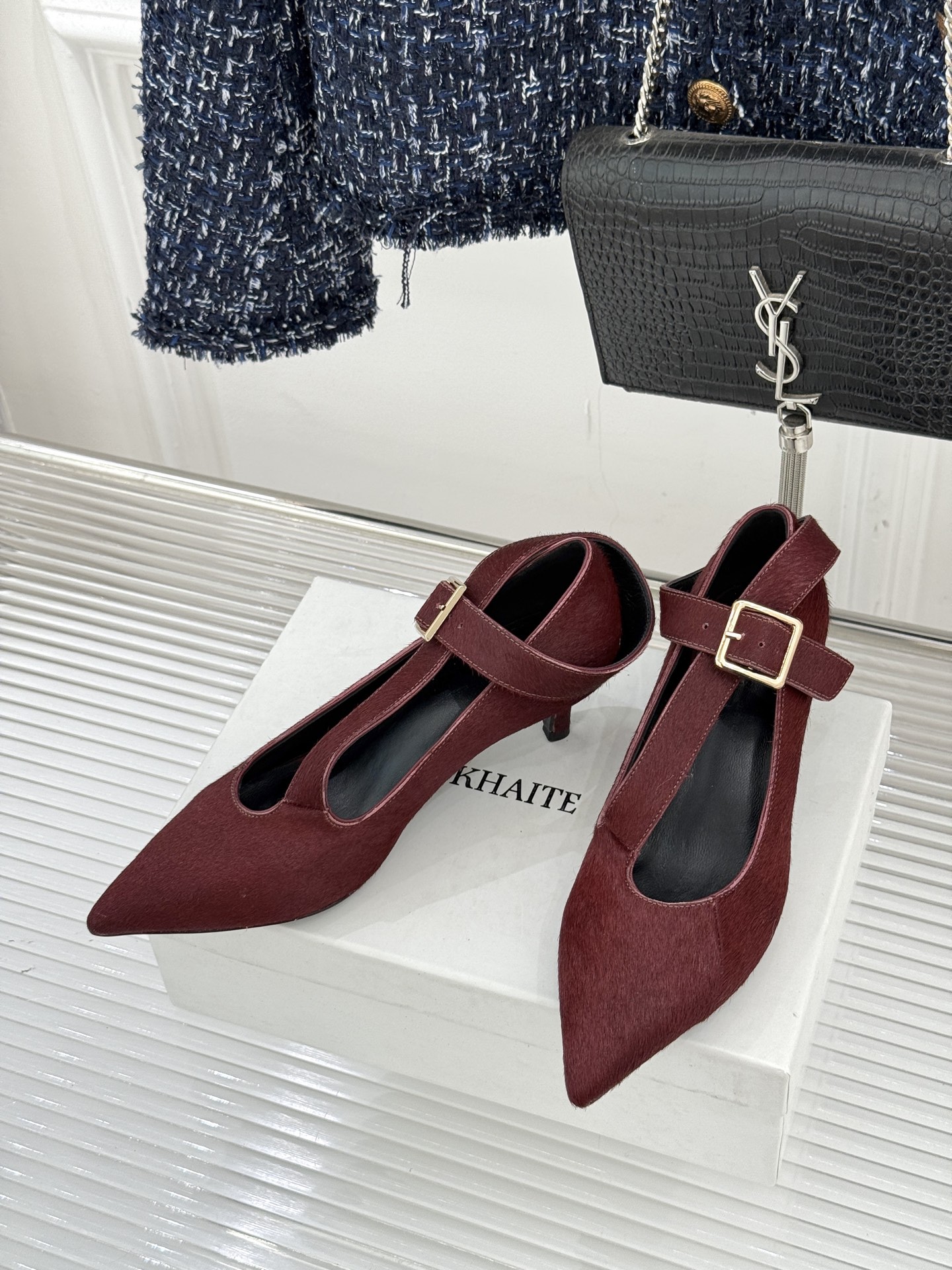 Khaite26WF新品马毛尖头猫跟单鞋以美式极简勾勒矜贵锋芒天然马毛自带细腻绒光利落尖头拉长腿部线条黄