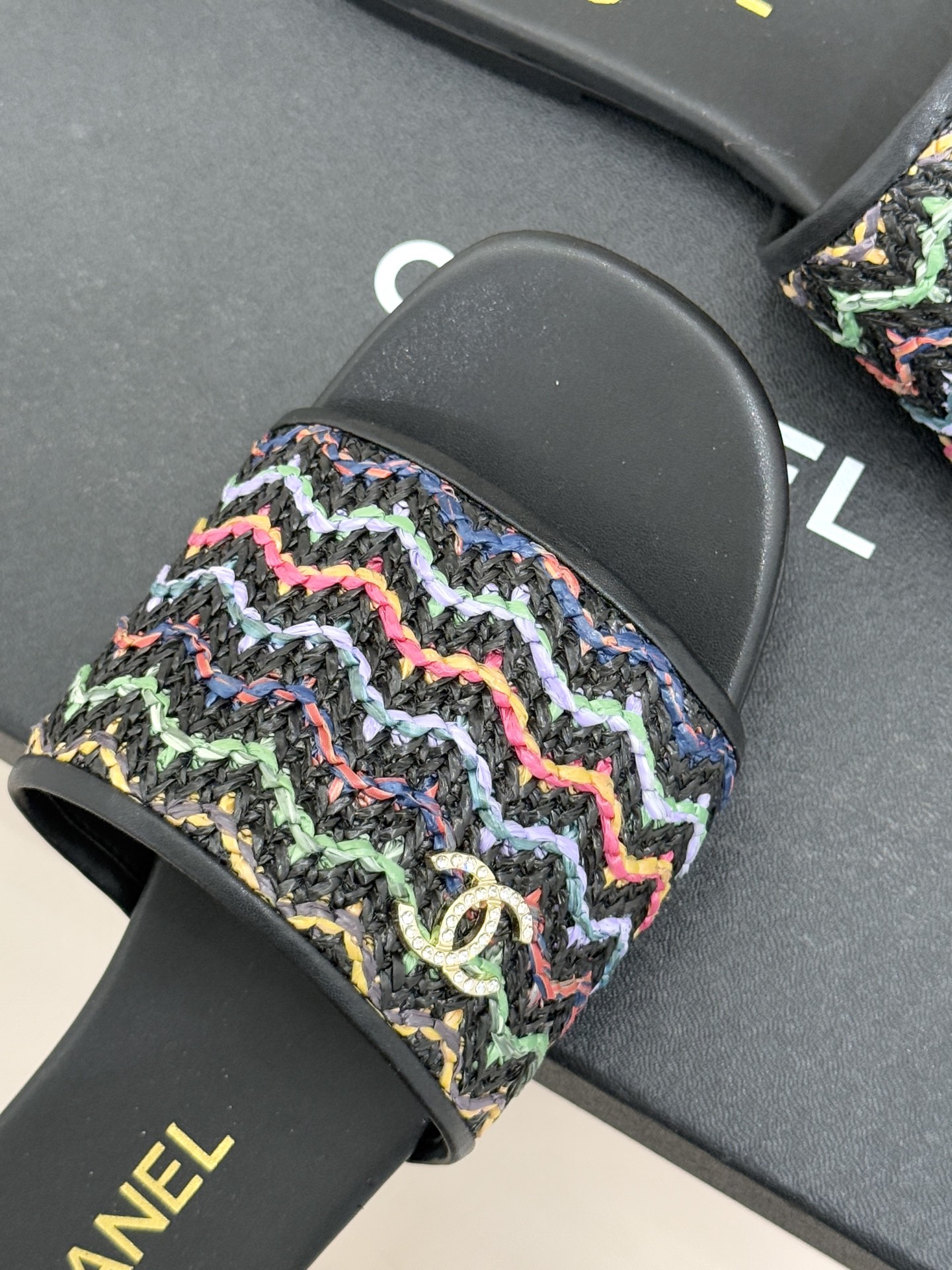 CHANE*｜小香26P春夏新品针织双C平底拖鞋以独特的针织鞋面打破常规经典小双C标志 太精致了为整体造