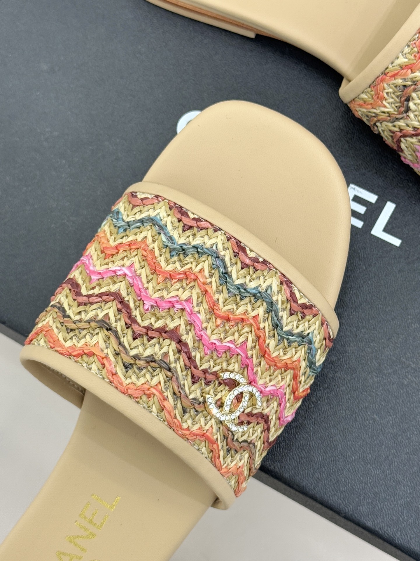 CHANE*｜小香26P春夏新品针织双C平底拖鞋以独特的针织鞋面打破常规经典小双C标志 太精致了为整体造