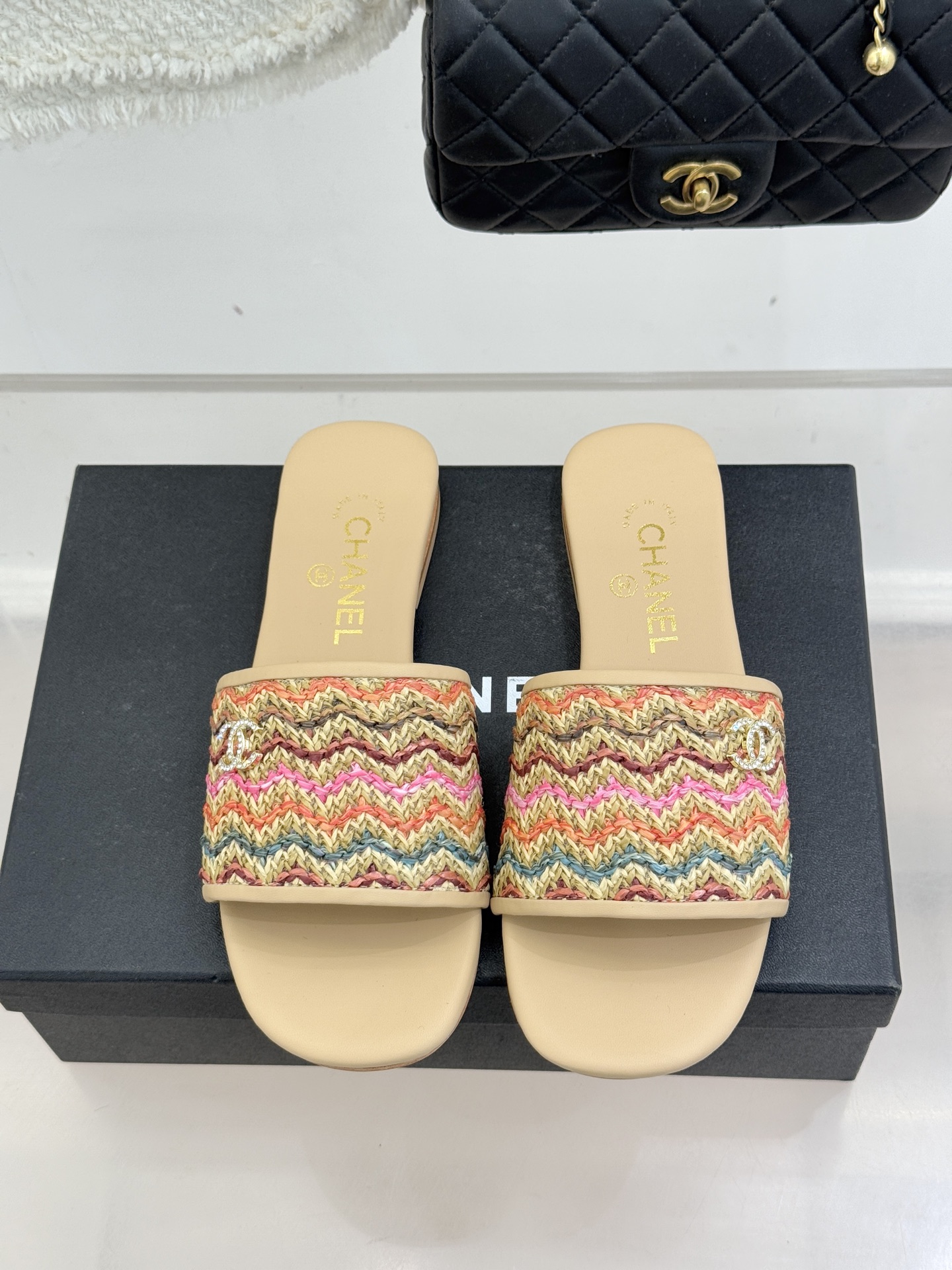 CHANE*｜小香26P春夏新品针织双C平底拖鞋以独特的针织鞋面打破常规经典小双C标志 太精致了为整体造