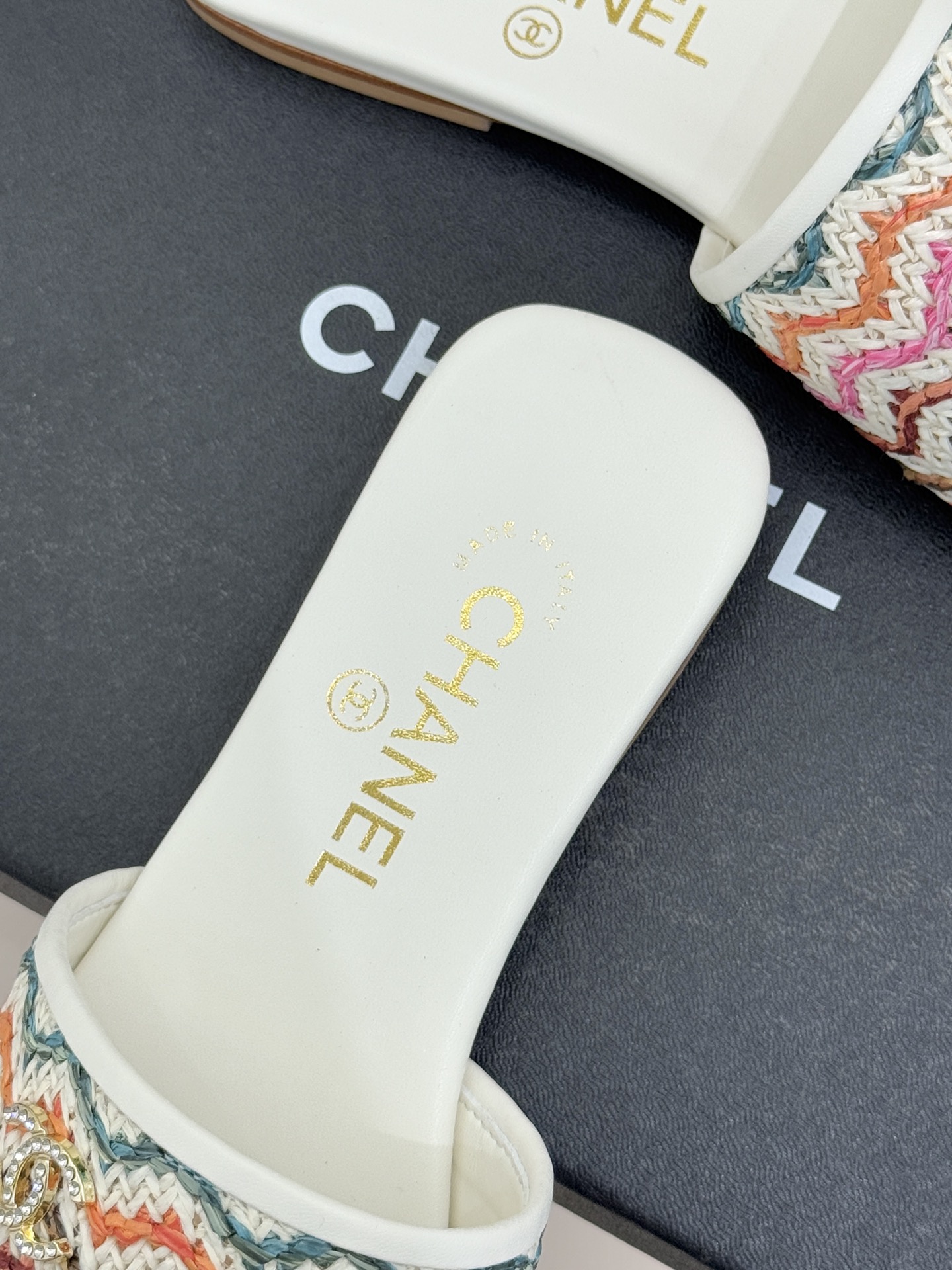 CHANE*｜小香26P春夏新品针织双C平底拖鞋以独特的针织鞋面打破常规经典小双C标志 太精致了为整体造