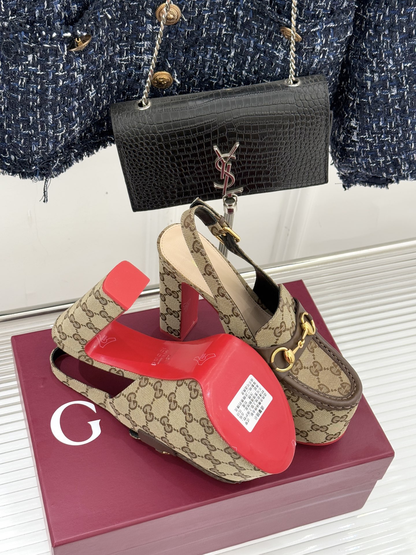 Gucci/古驰26WF新品防水台马衔扣高跟凉鞋承袭品牌马术本源的传奇印记标志性马衔扣以浅金色调闪耀鞋面