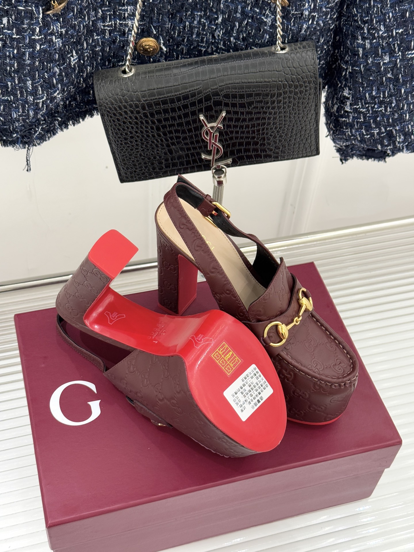 Gucci/古驰26WF新品防水台马衔扣高跟凉鞋承袭品牌马术本源的传奇印记标志性马衔扣以浅金色调闪耀鞋面