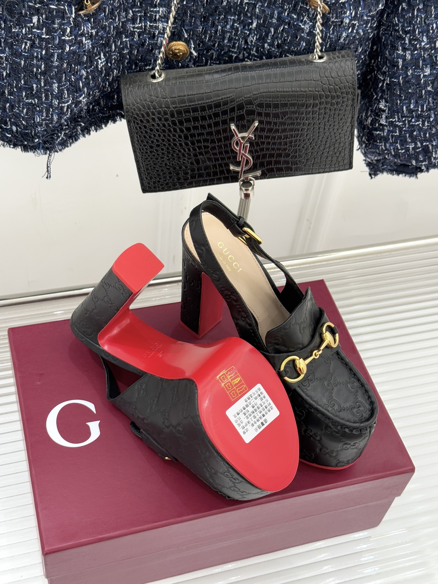 Gucci/古驰26WF新品防水台马衔扣高跟凉鞋承袭品牌马术本源的传奇印记标志性马衔扣以浅金色调闪耀鞋面