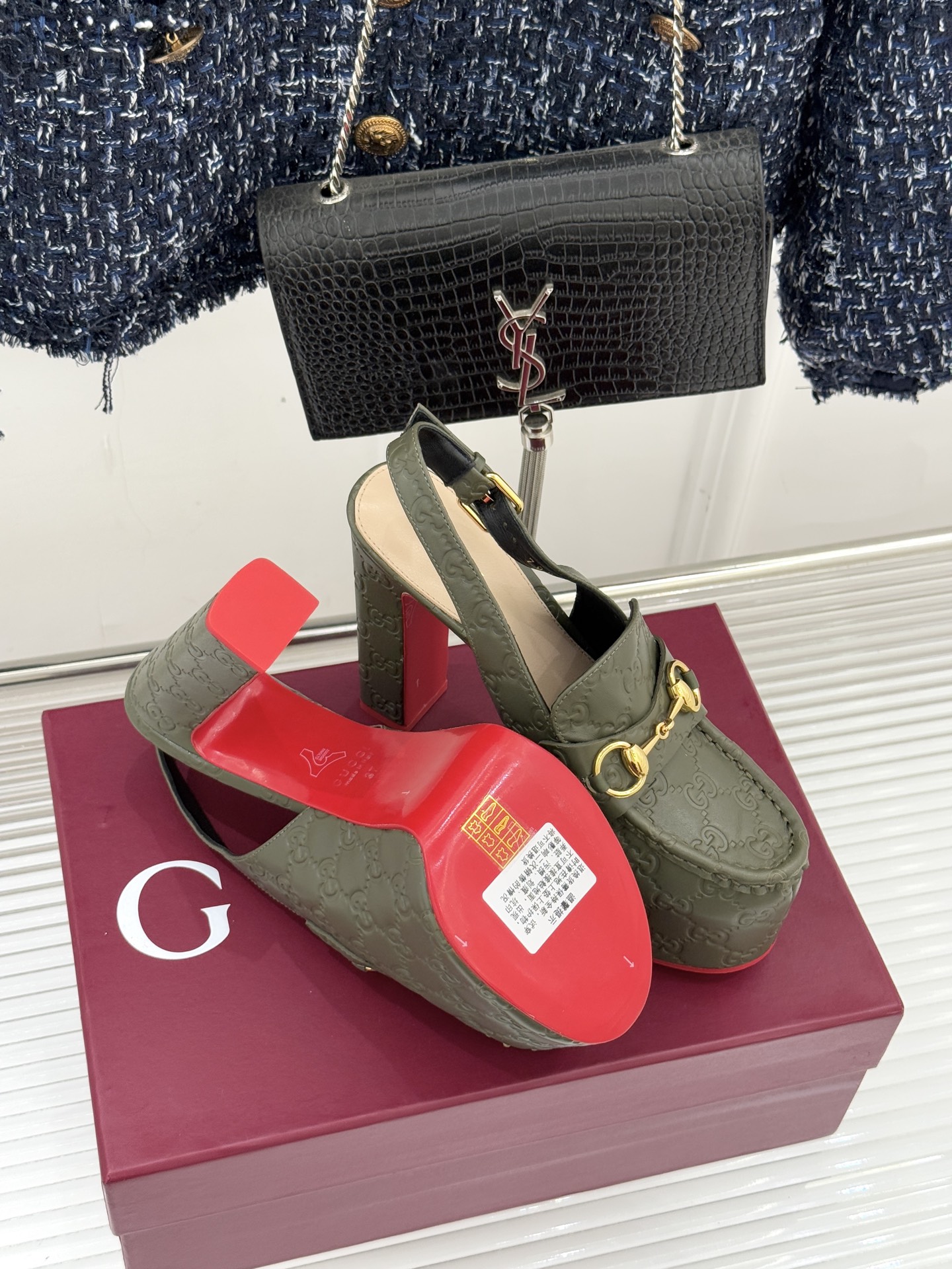 Gucci/古驰26WF新品防水台马衔扣高跟凉鞋承袭品牌马术本源的传奇印记标志性马衔扣以浅金色调闪耀鞋面