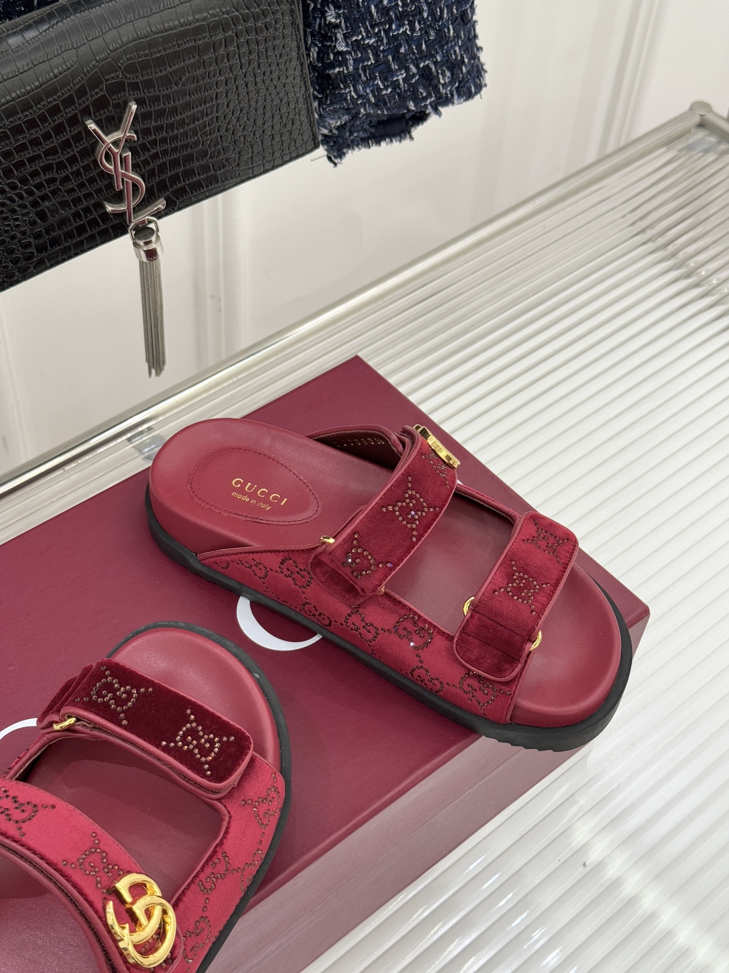 Gucci/古驰26WF春夏新品双G扣沙滩魔术贴凉鞋夏天必备懒人福音鞋 谁穿谁美！很轻盈上脚意外的舒适 