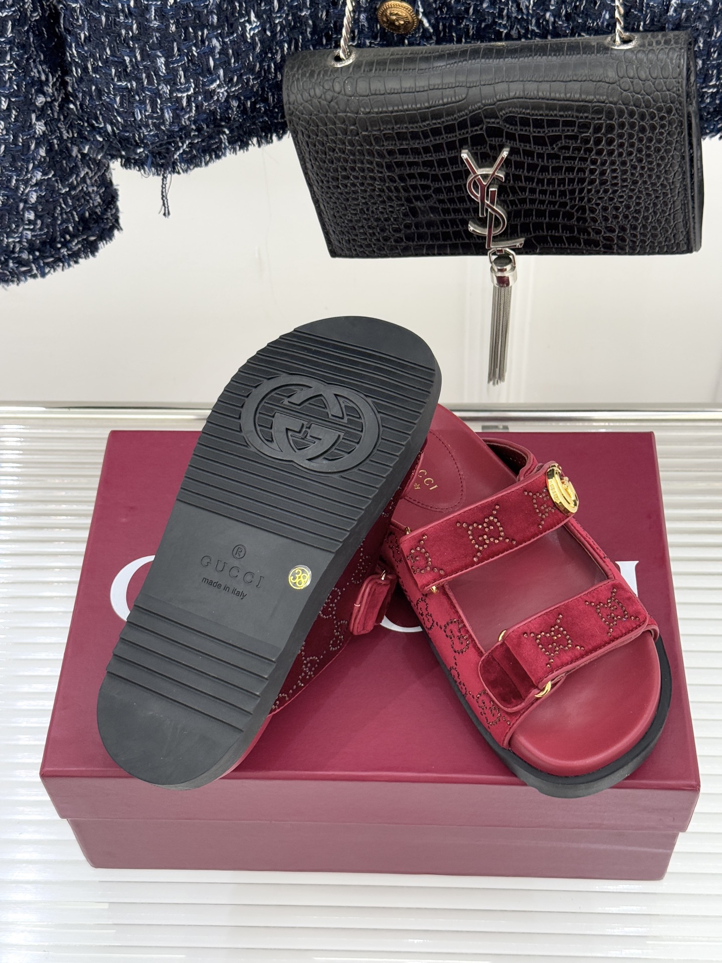 Gucci/古驰26WF春夏新品双G扣沙滩魔术贴凉鞋夏天必备懒人福音鞋 谁穿谁美！很轻盈上脚意外的舒适 