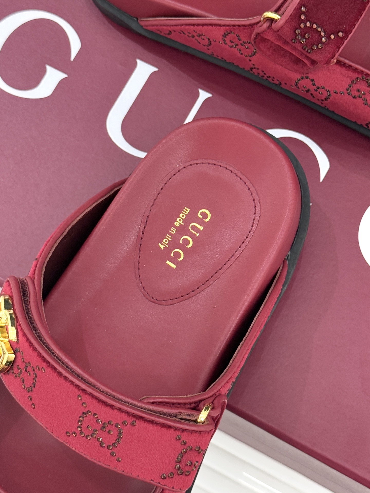 Gucci/古驰26WF春夏新品双G扣沙滩魔术贴凉鞋夏天必备懒人福音鞋 谁穿谁美！很轻盈上脚意外的舒适 